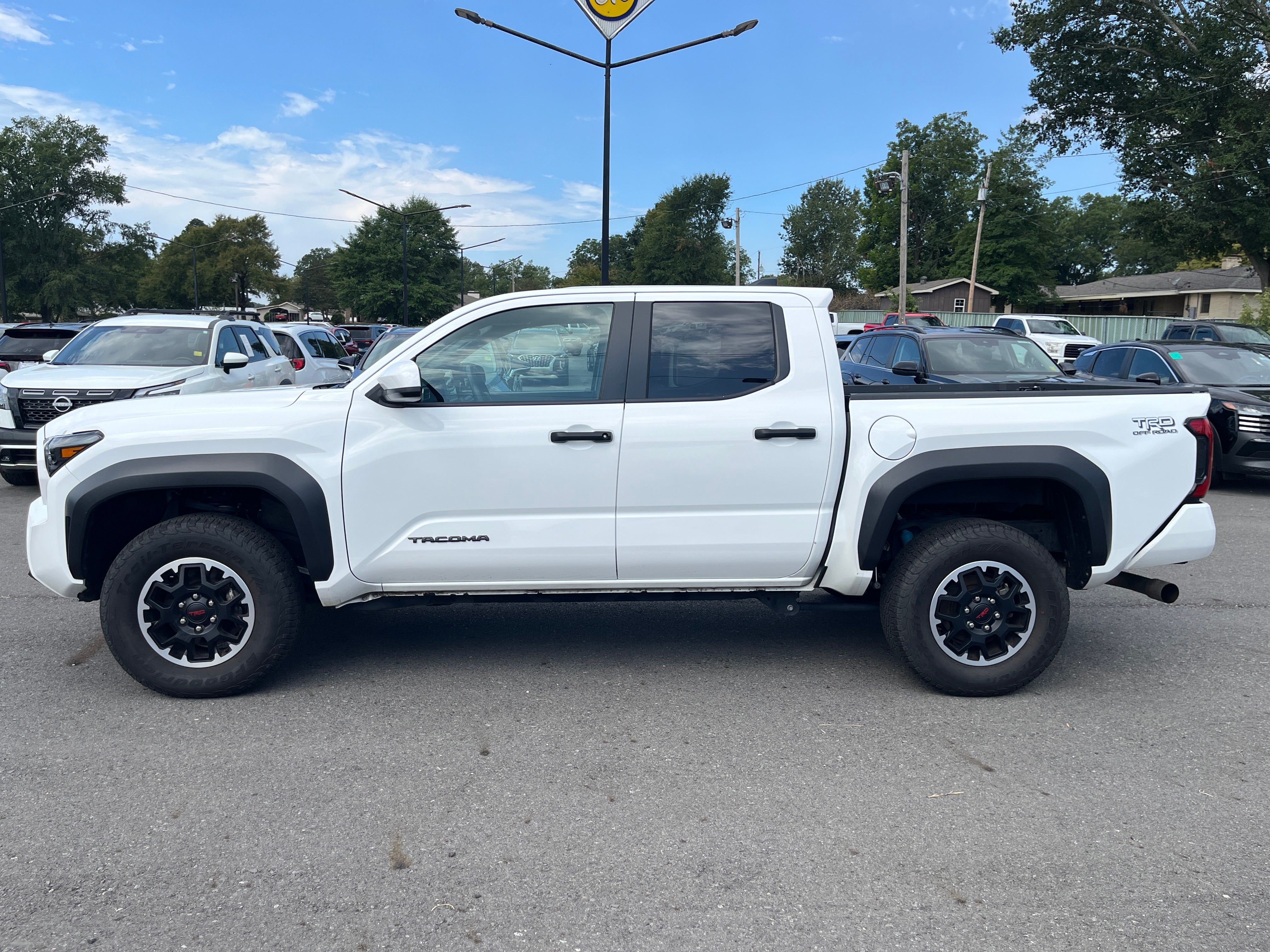 Used 2025 Toyota Tacoma SR5 with VIN 3TMLB5JN2SM105685 for sale in Little Rock