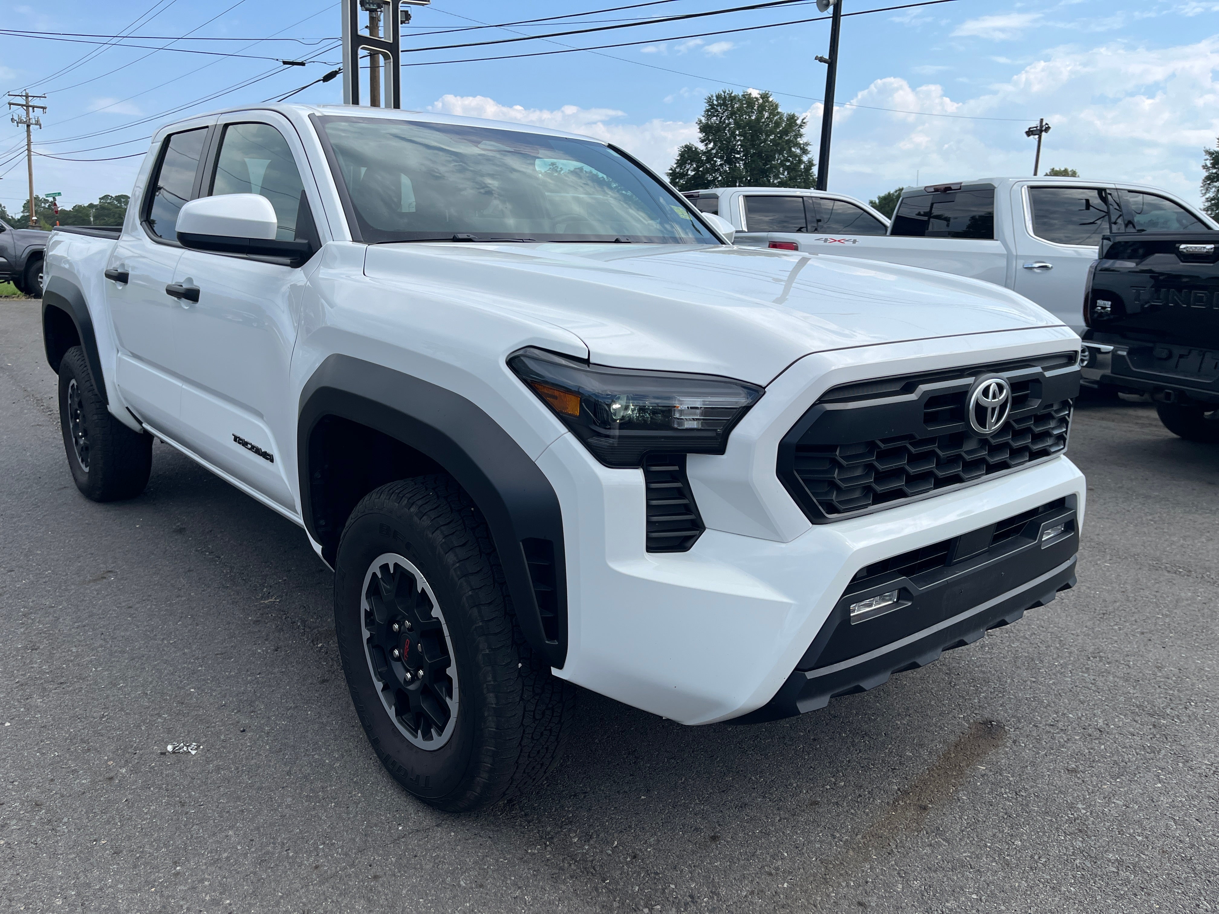 2025 Toyota Tacoma 4WD SR