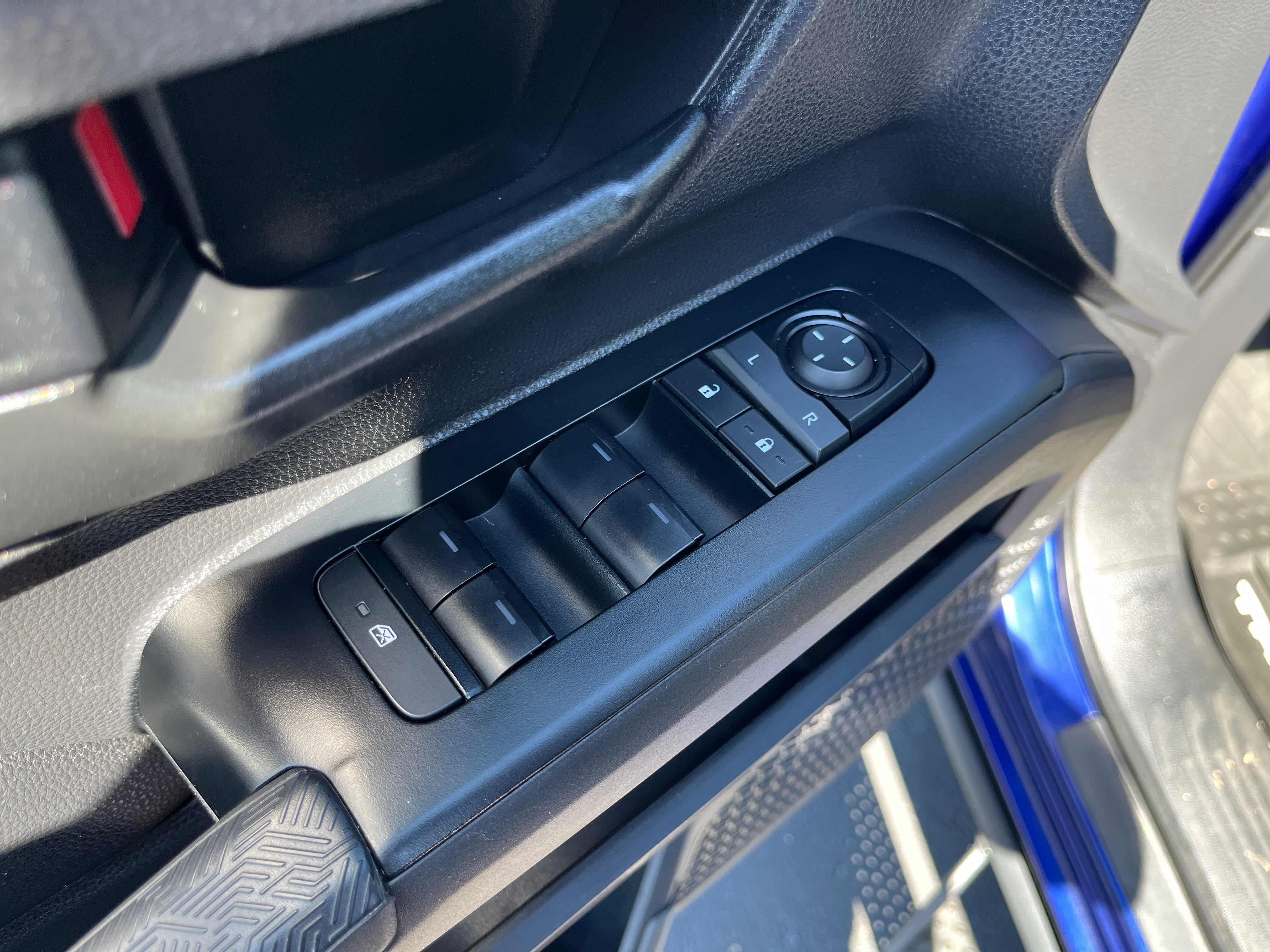 2025 Toyota Tacoma 4WD SR