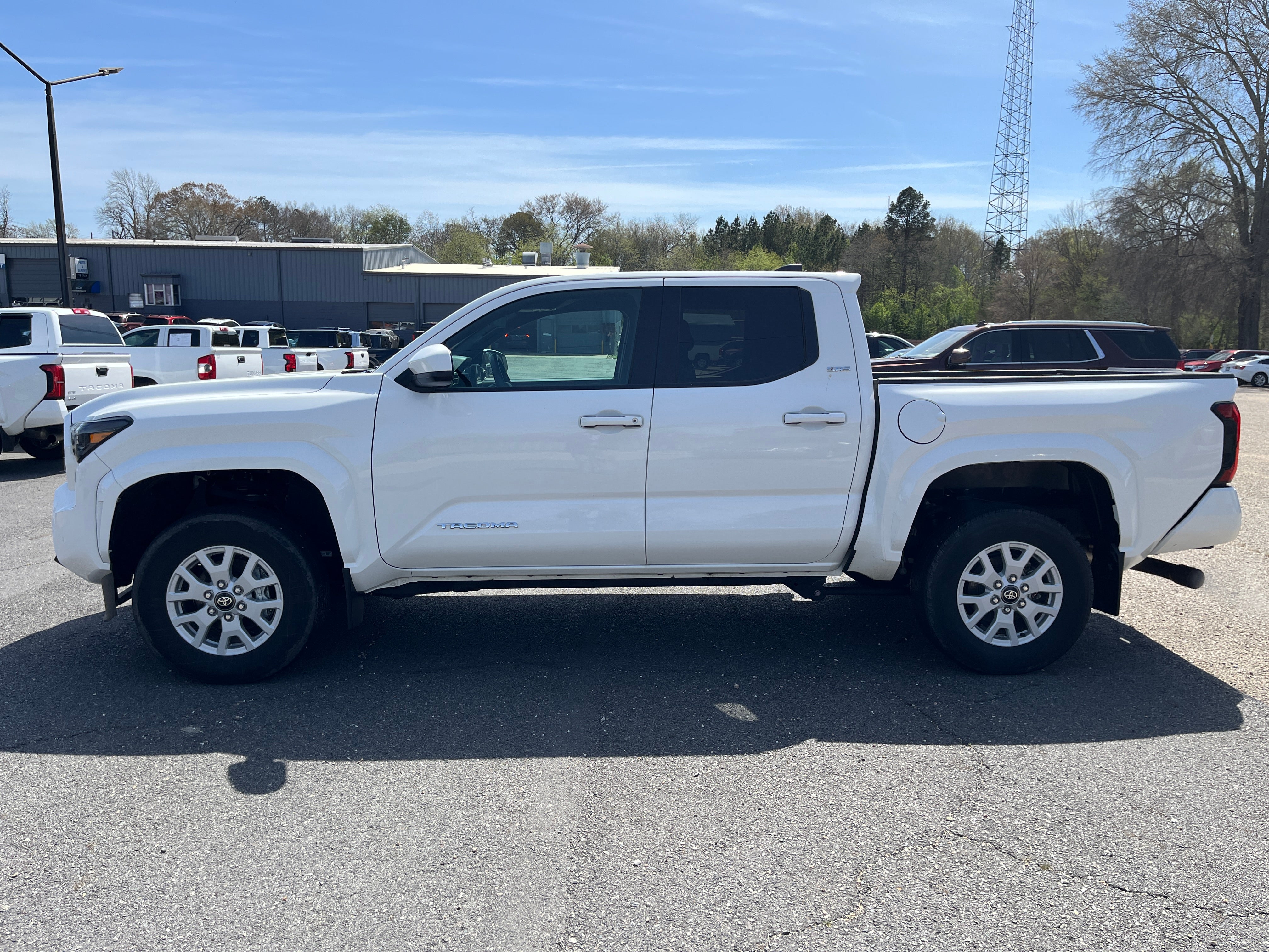 Used 2024 Toyota Tacoma SR5 with VIN 3TYLB5JN2RT036320 for sale in Little Rock