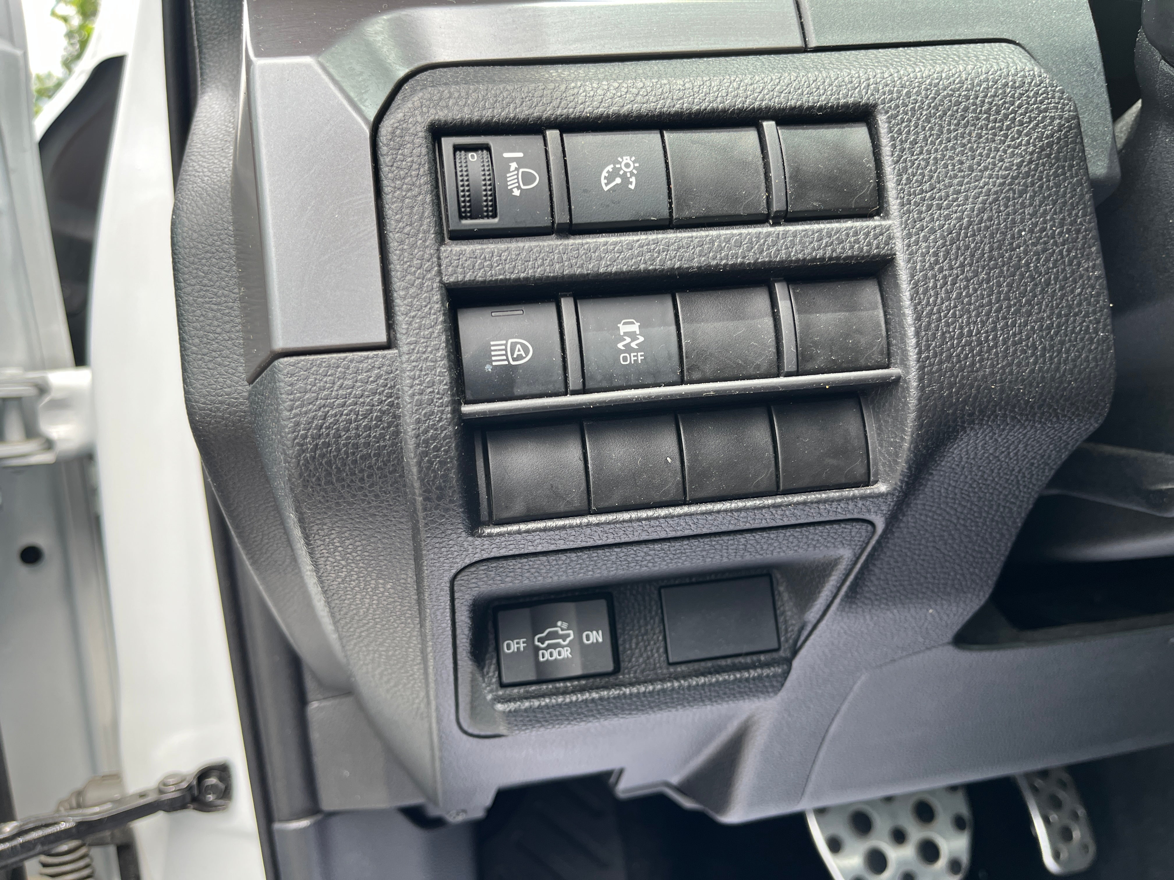 2025 Toyota Tacoma 4WD SR