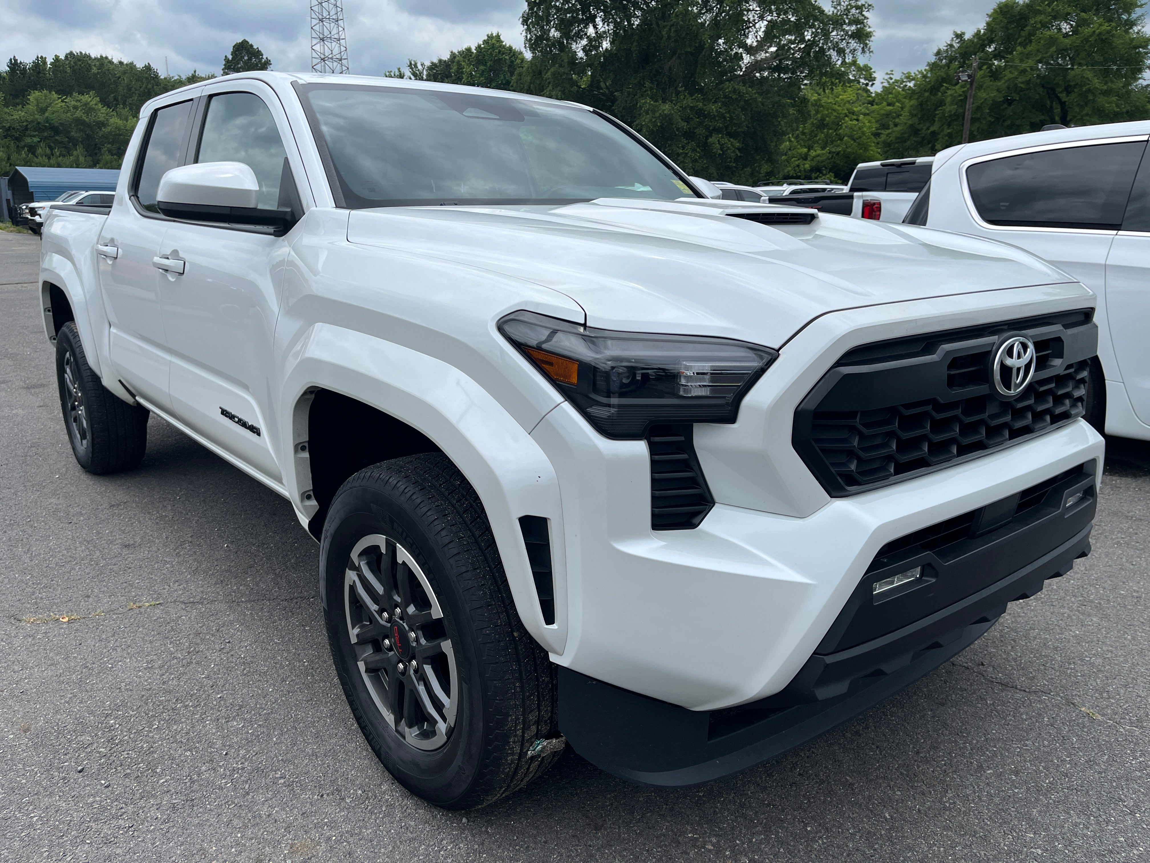 2025 Toyota Tacoma 4WD SR