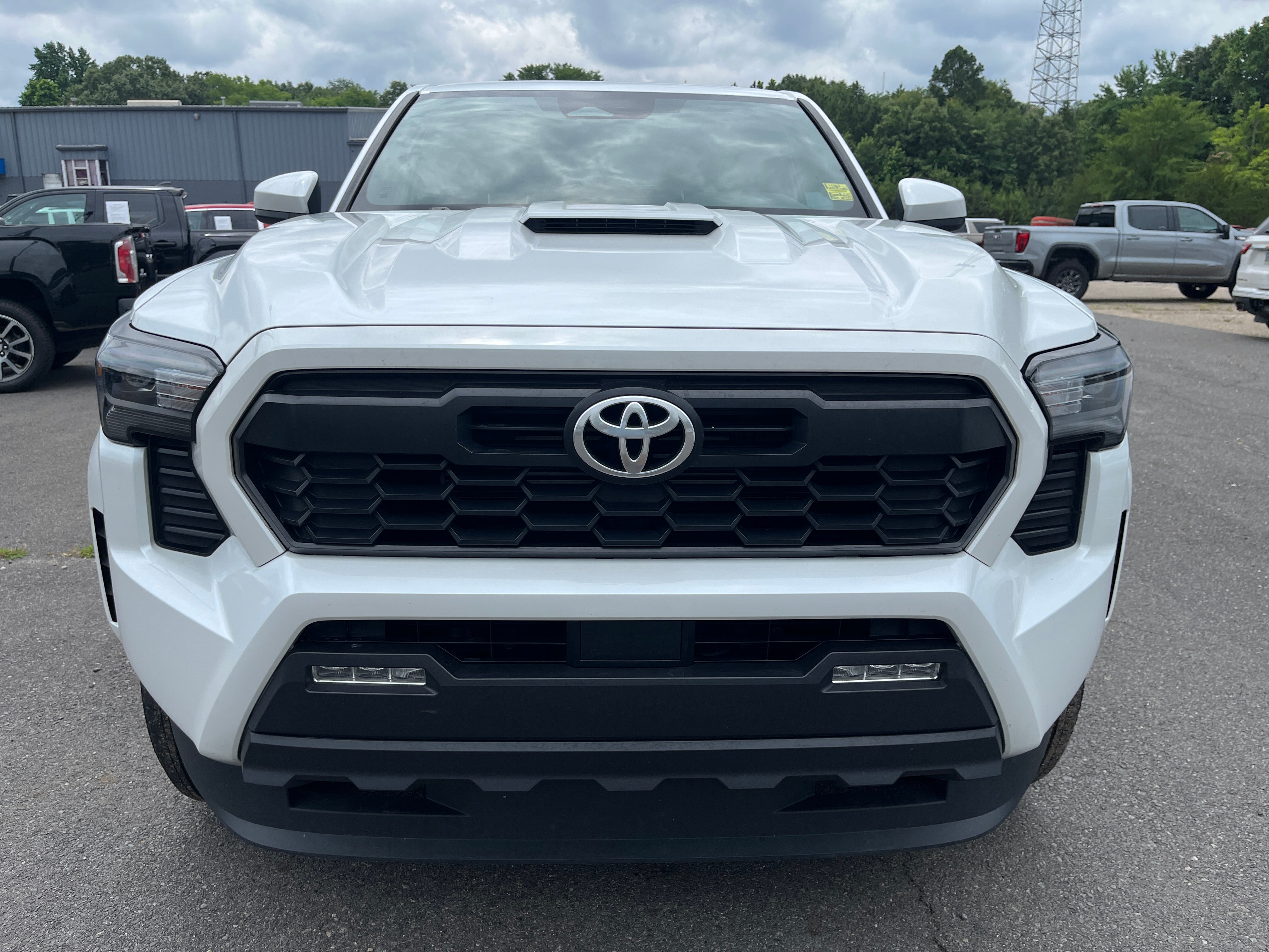 2025 Toyota Tacoma 4WD SR