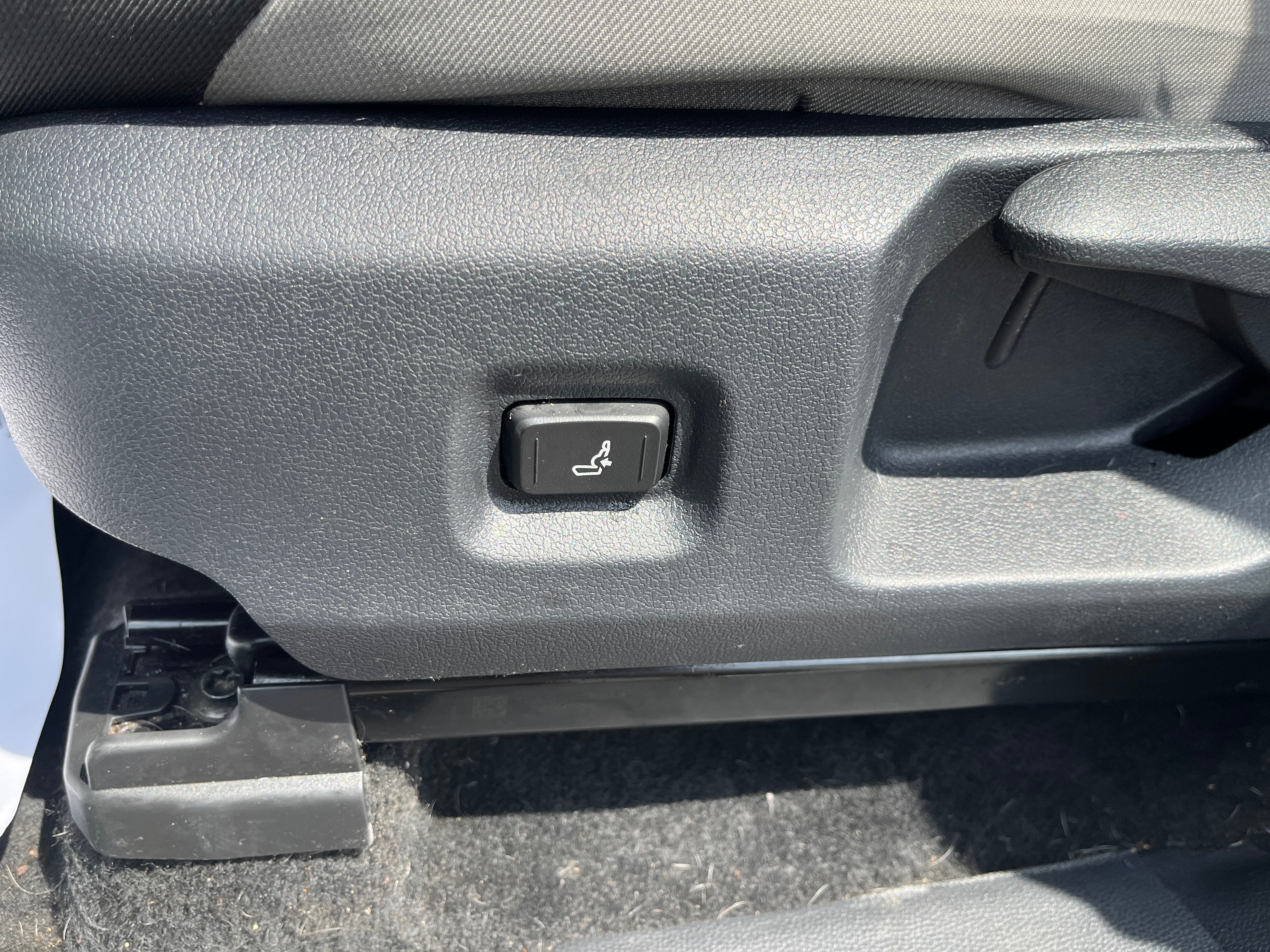 2025 Toyota Tacoma 4WD SR