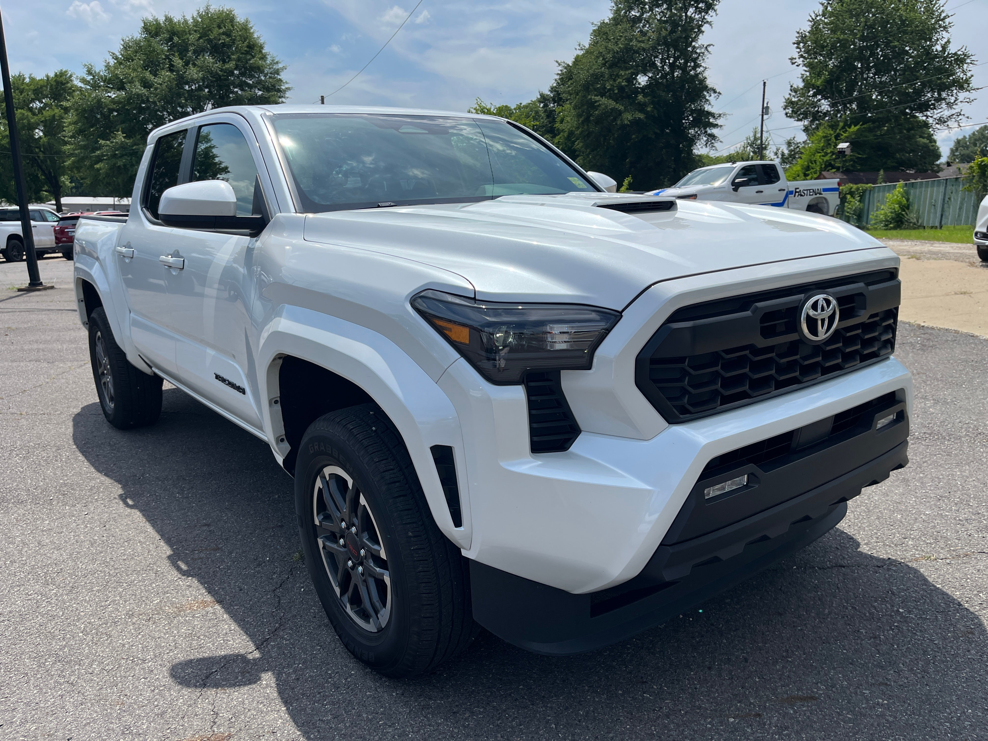 2025 Toyota Tacoma 4WD SR