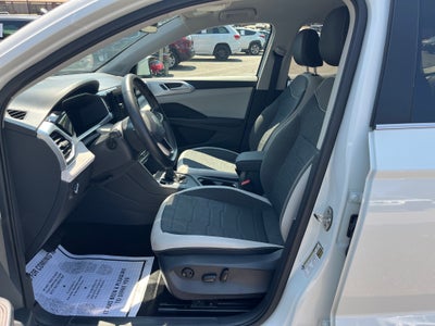 2025 Volkswagen Taos SE
