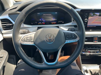2025 Volkswagen Taos SE