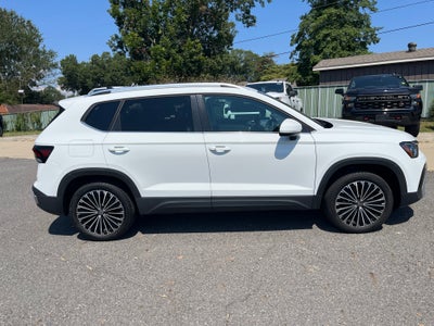 2025 Volkswagen Taos SE
