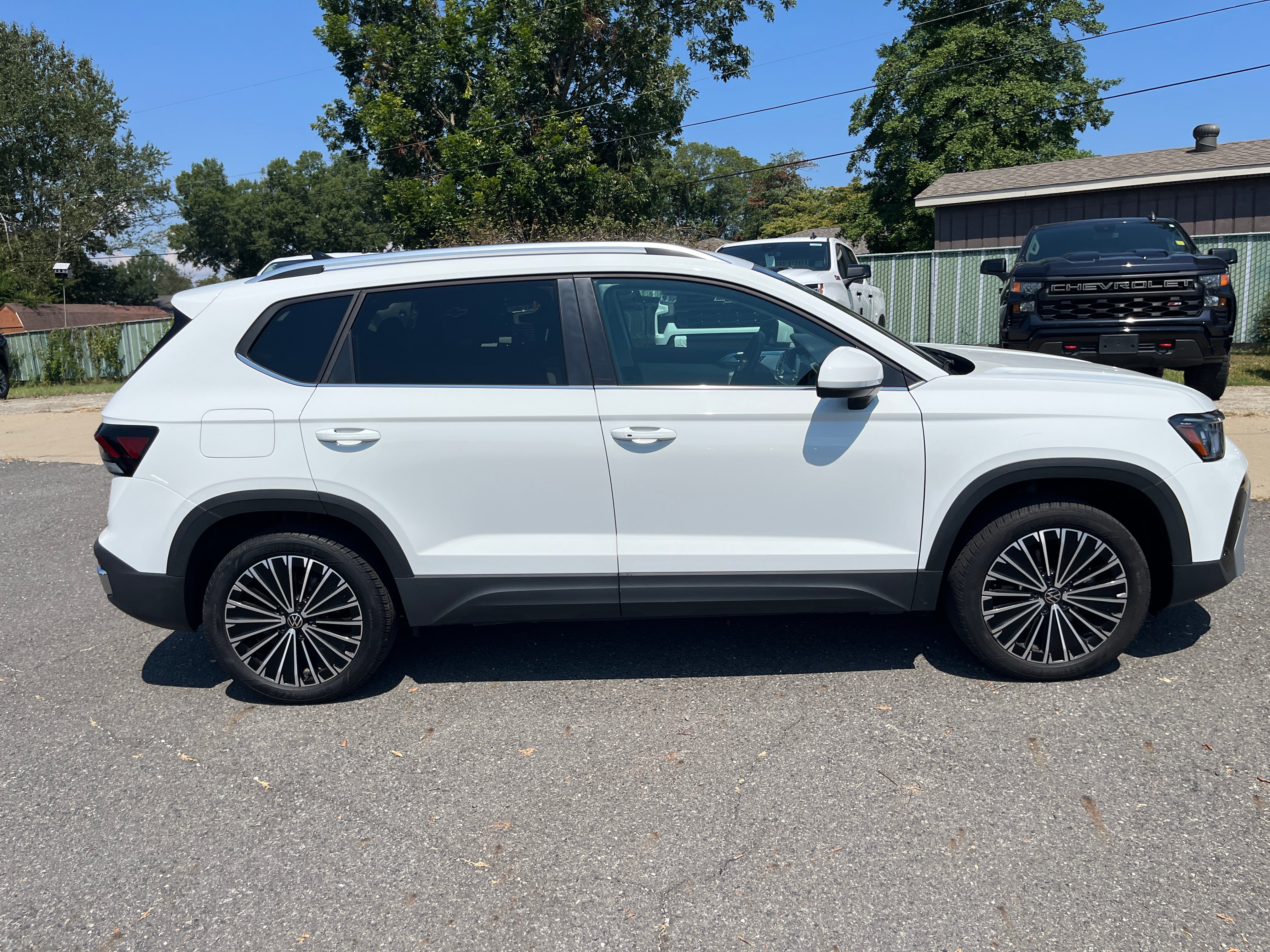 2025 Volkswagen Taos SE