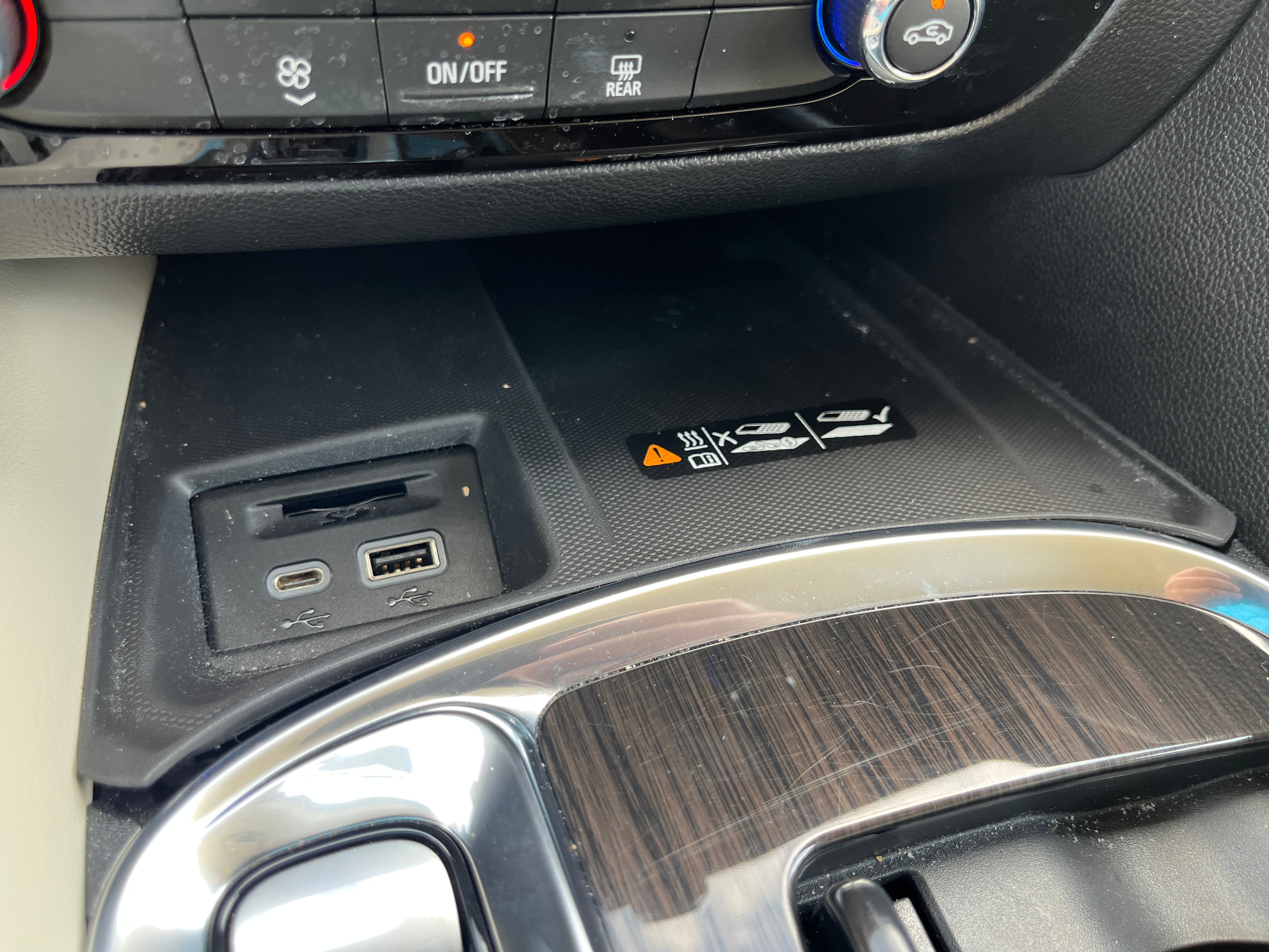 2024 Buick Enclave Essence