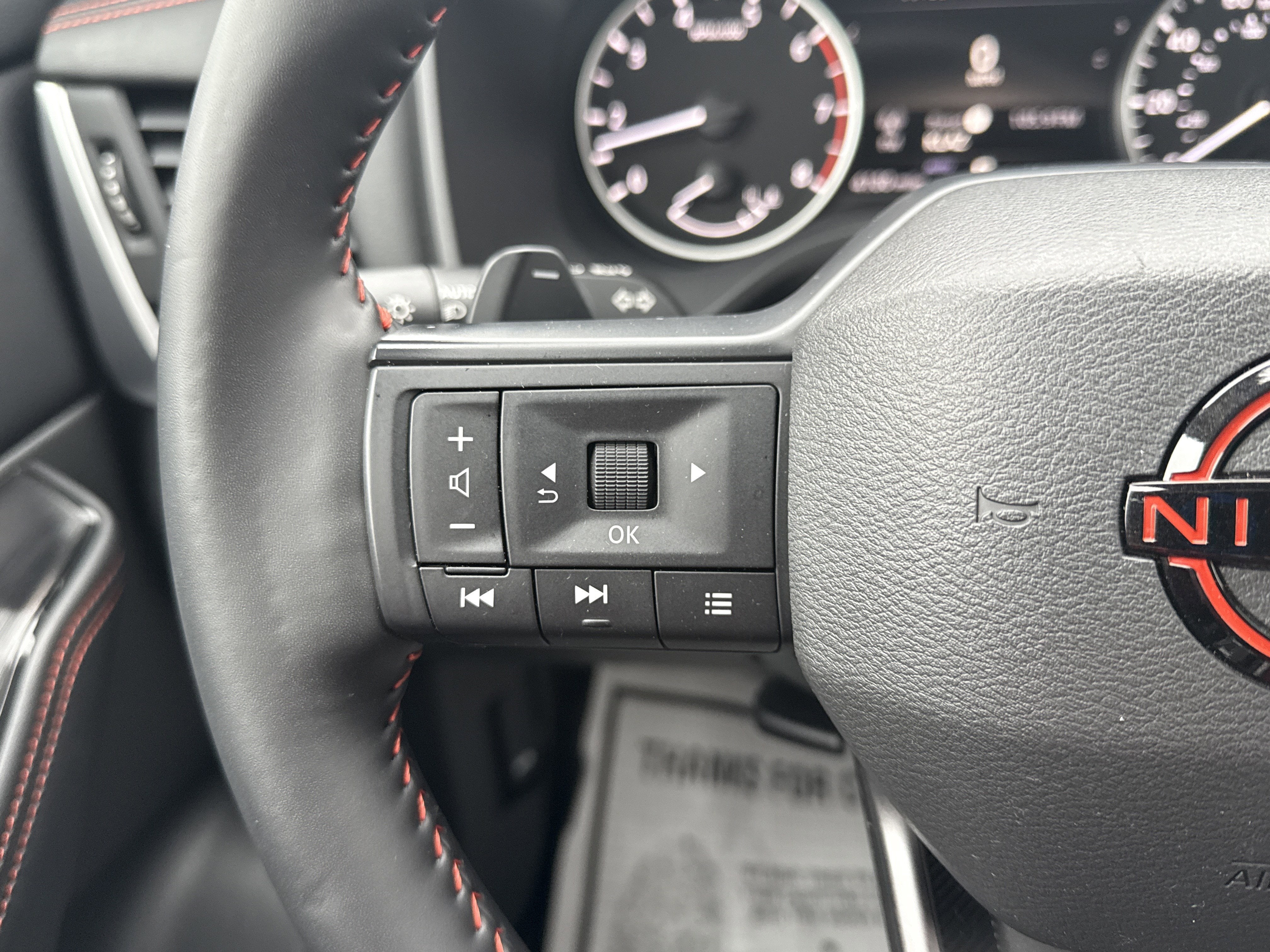 2025 Nissan Rogue Base