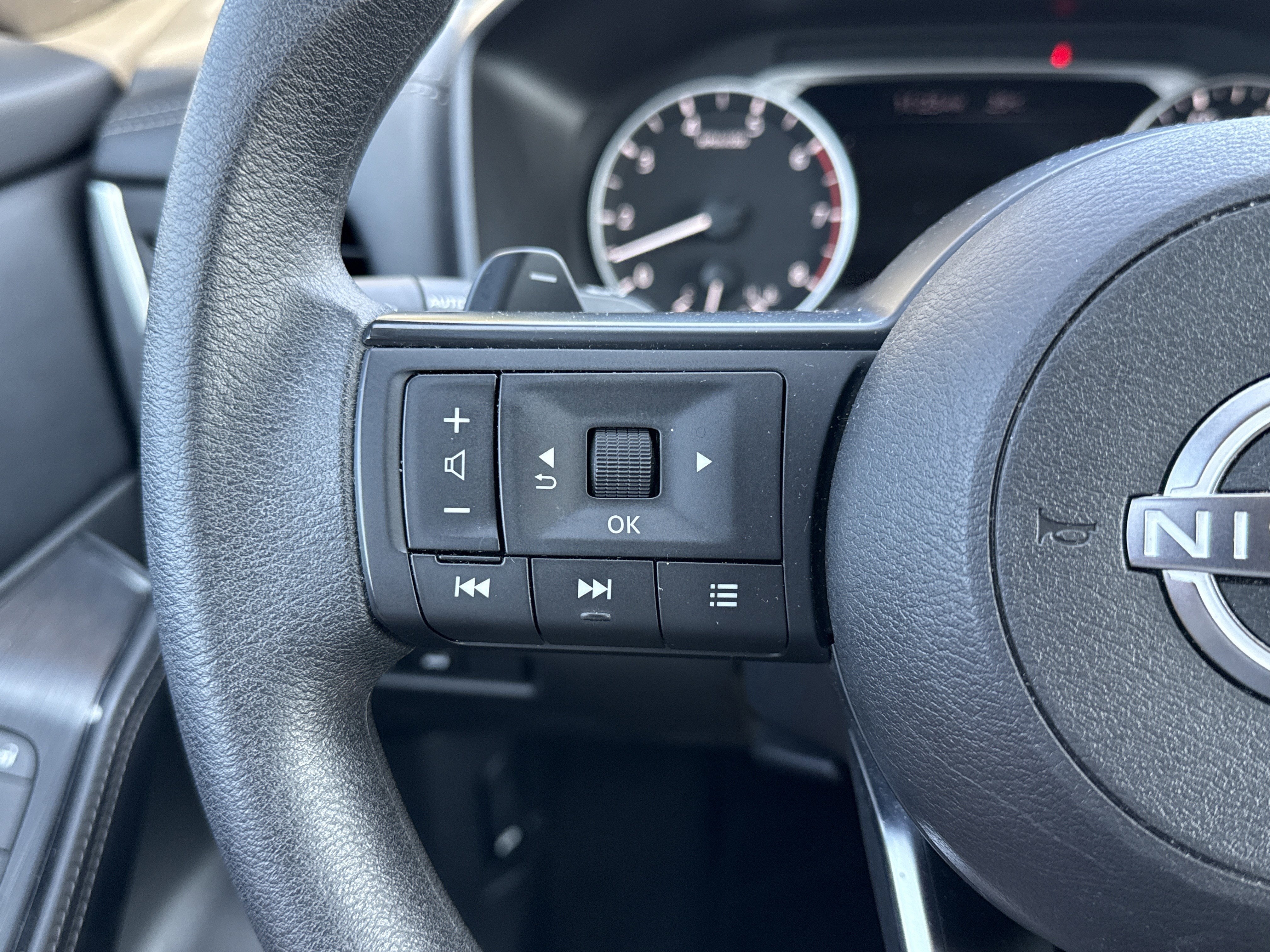 2024 Nissan Rogue Base