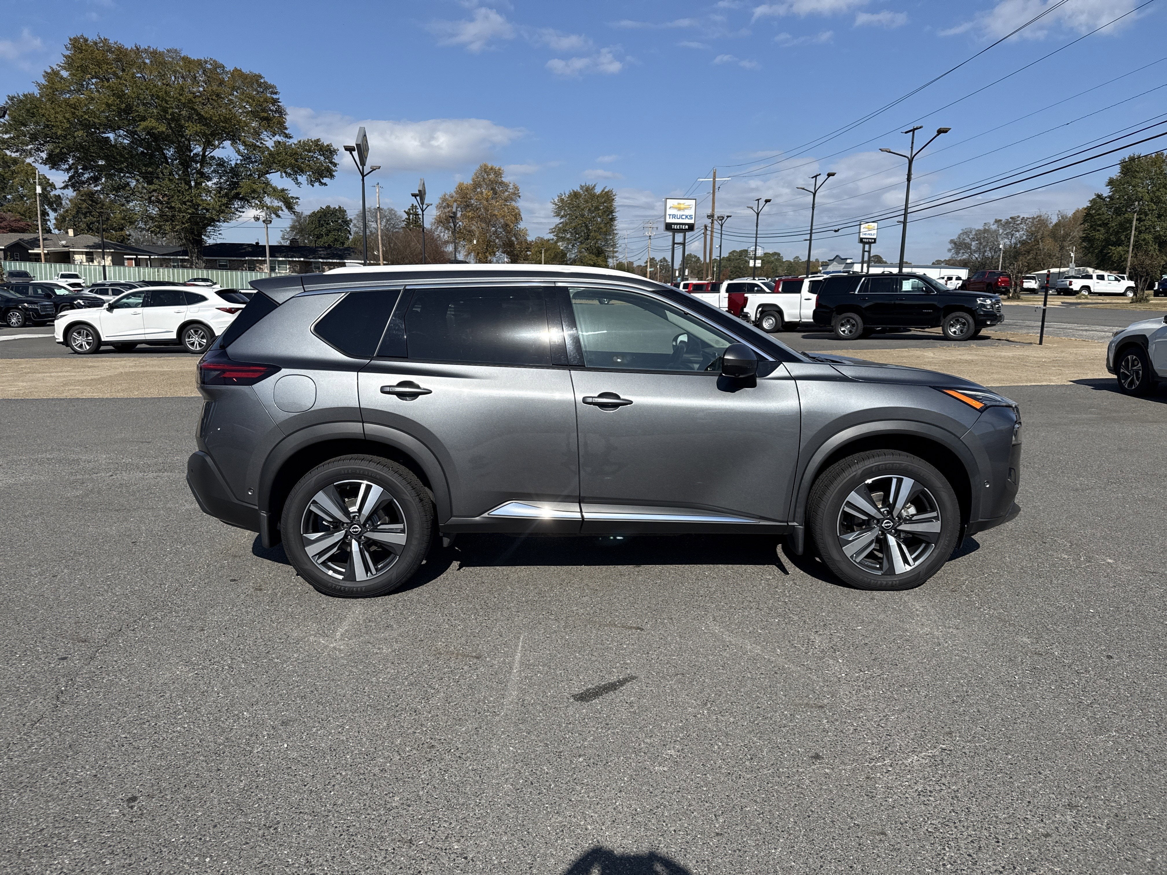2023 Nissan Rogue SL