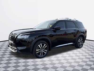 2023 Nissan Pathfinder Base