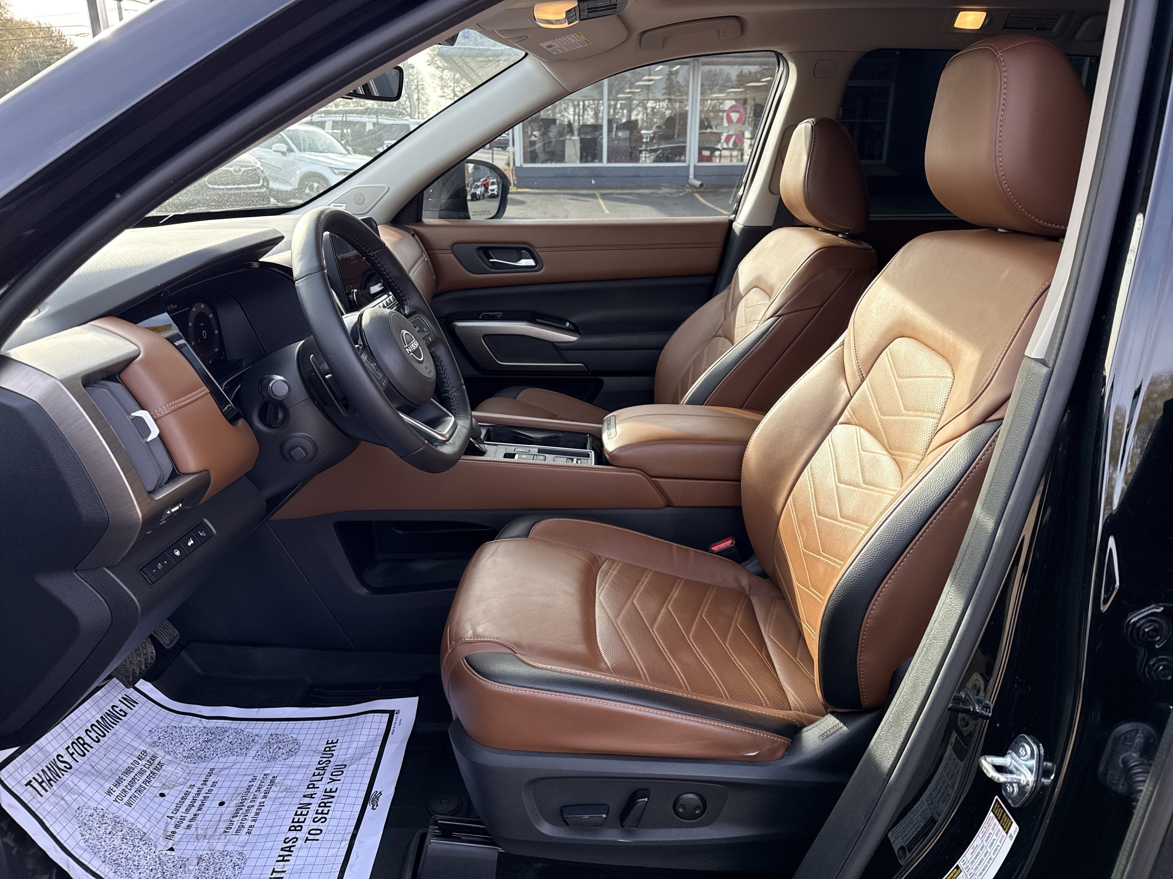 2023 Nissan Pathfinder Base