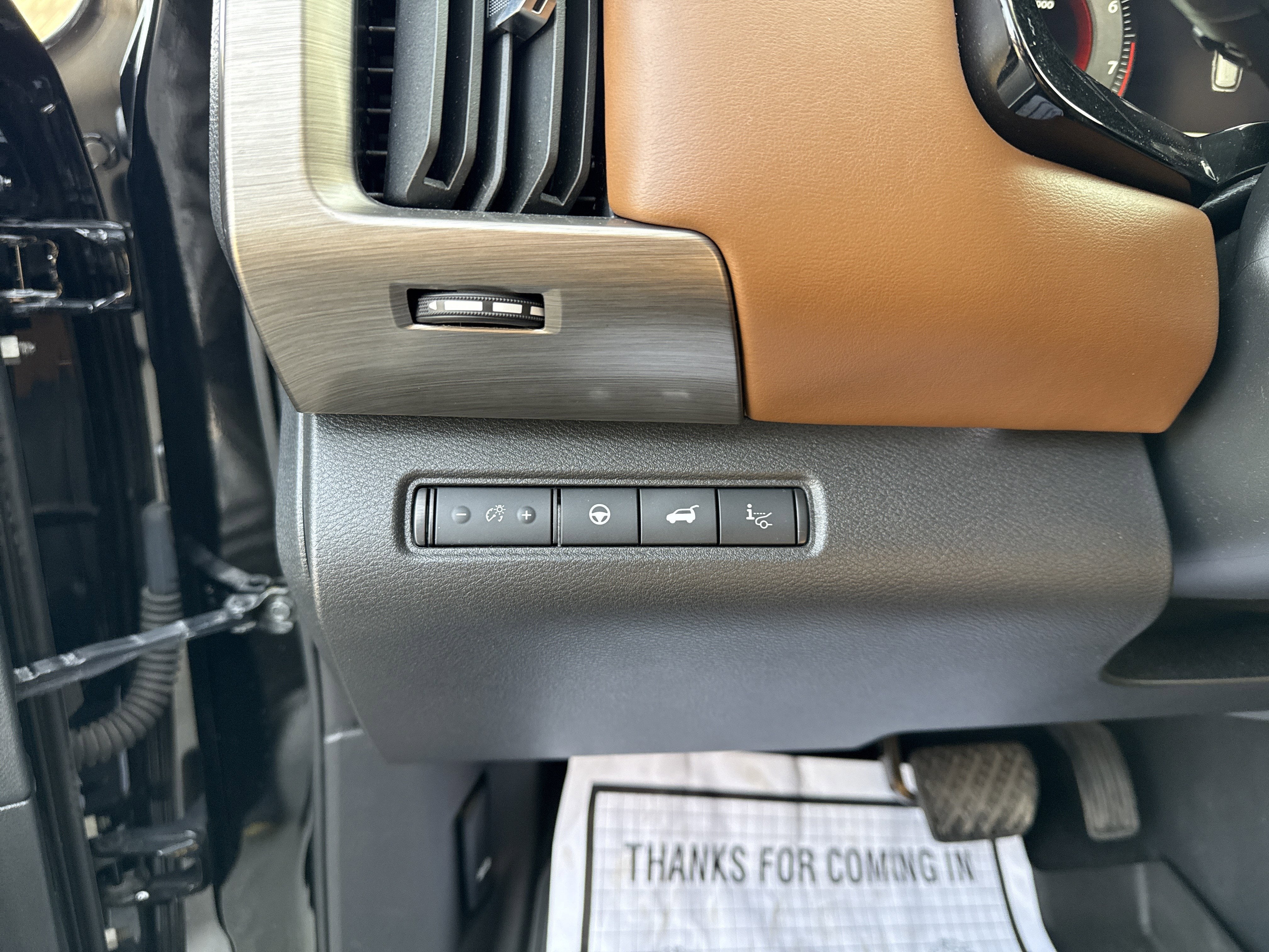 2023 Nissan Pathfinder Base