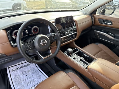 2023 Nissan Pathfinder Base