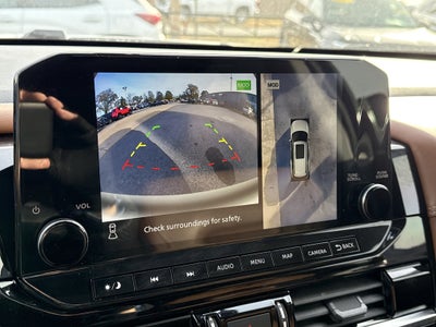 2023 Nissan Pathfinder Base