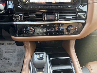 2023 Nissan Pathfinder Base