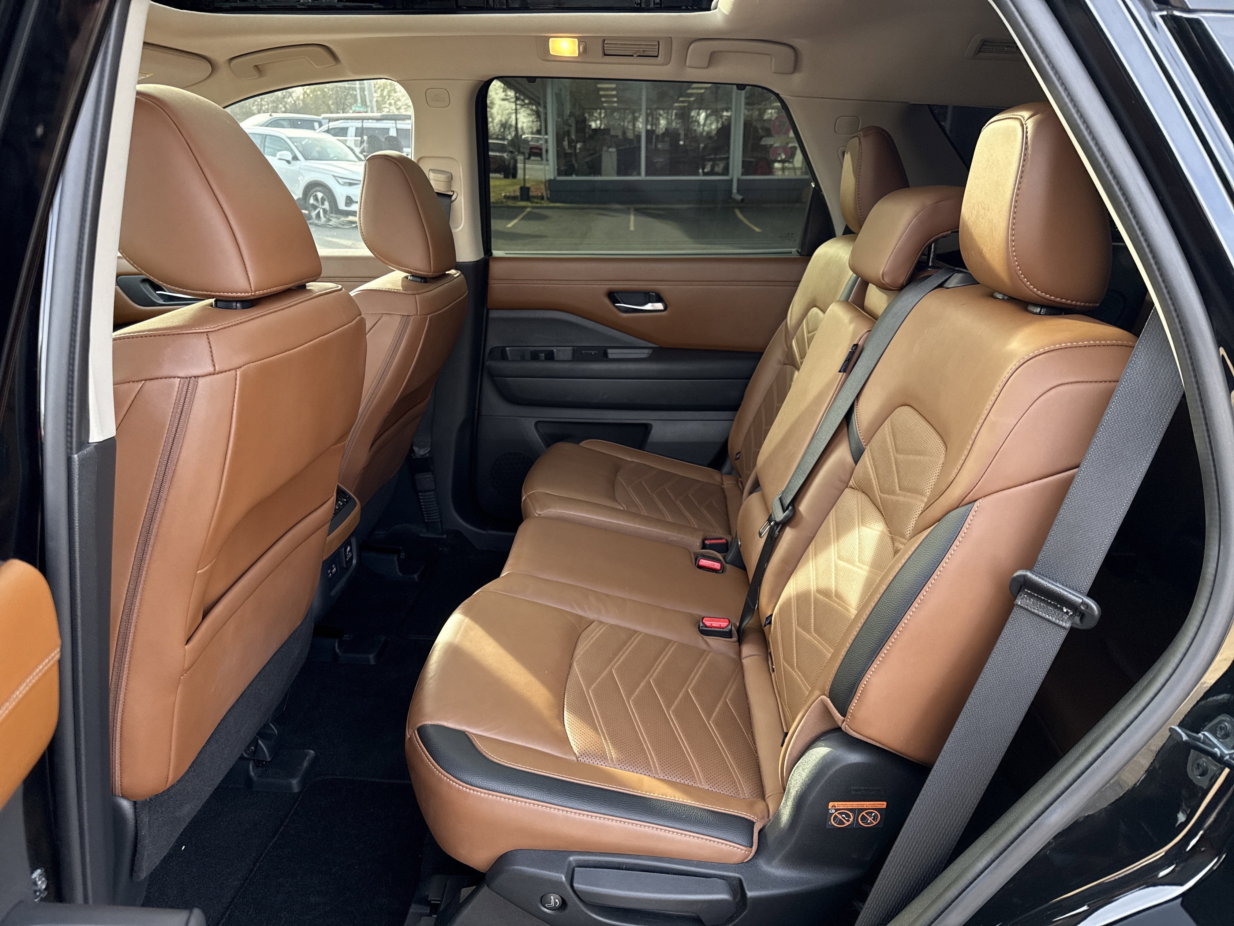 2023 Nissan Pathfinder Base