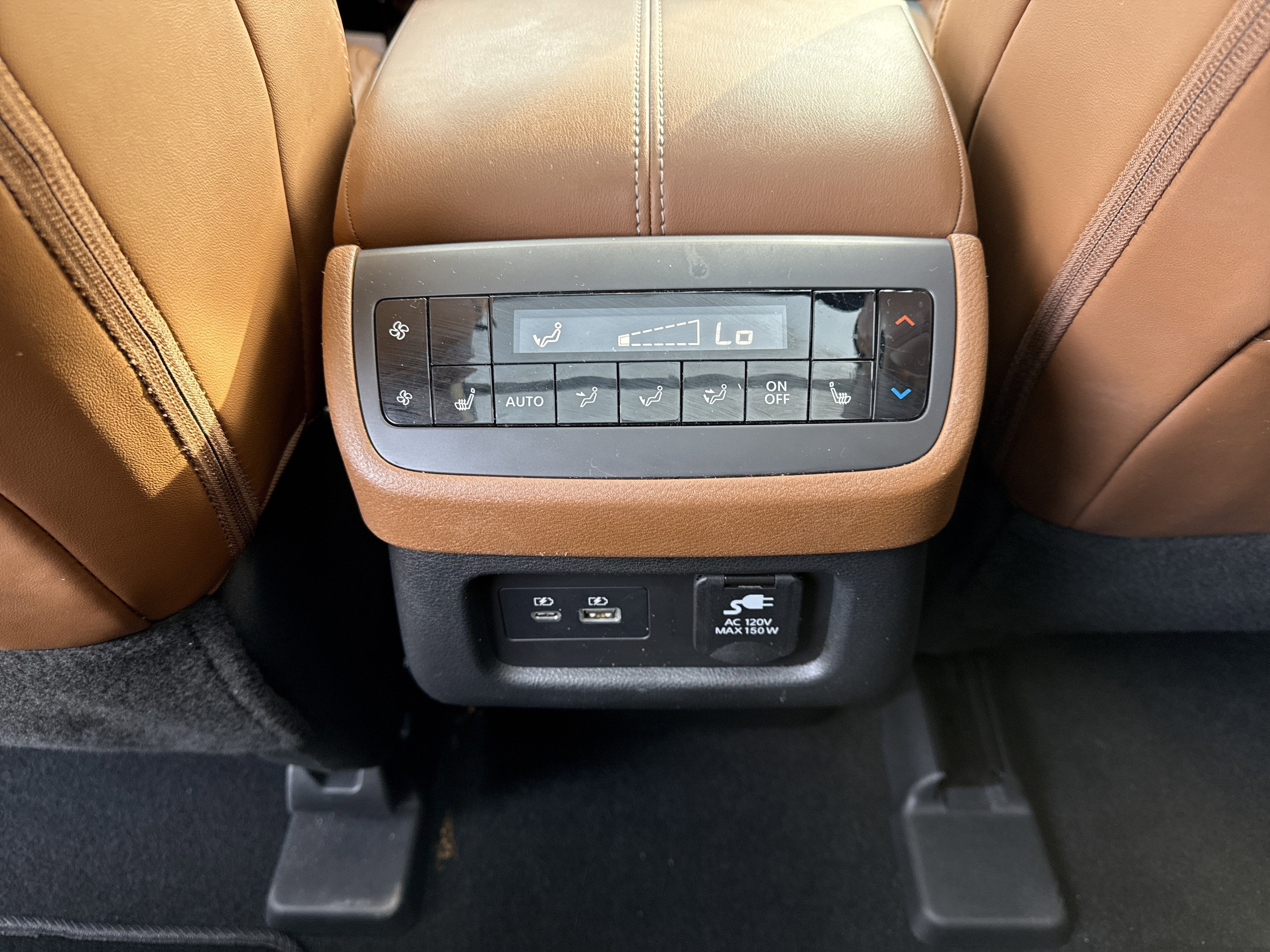 2023 Nissan Pathfinder Base