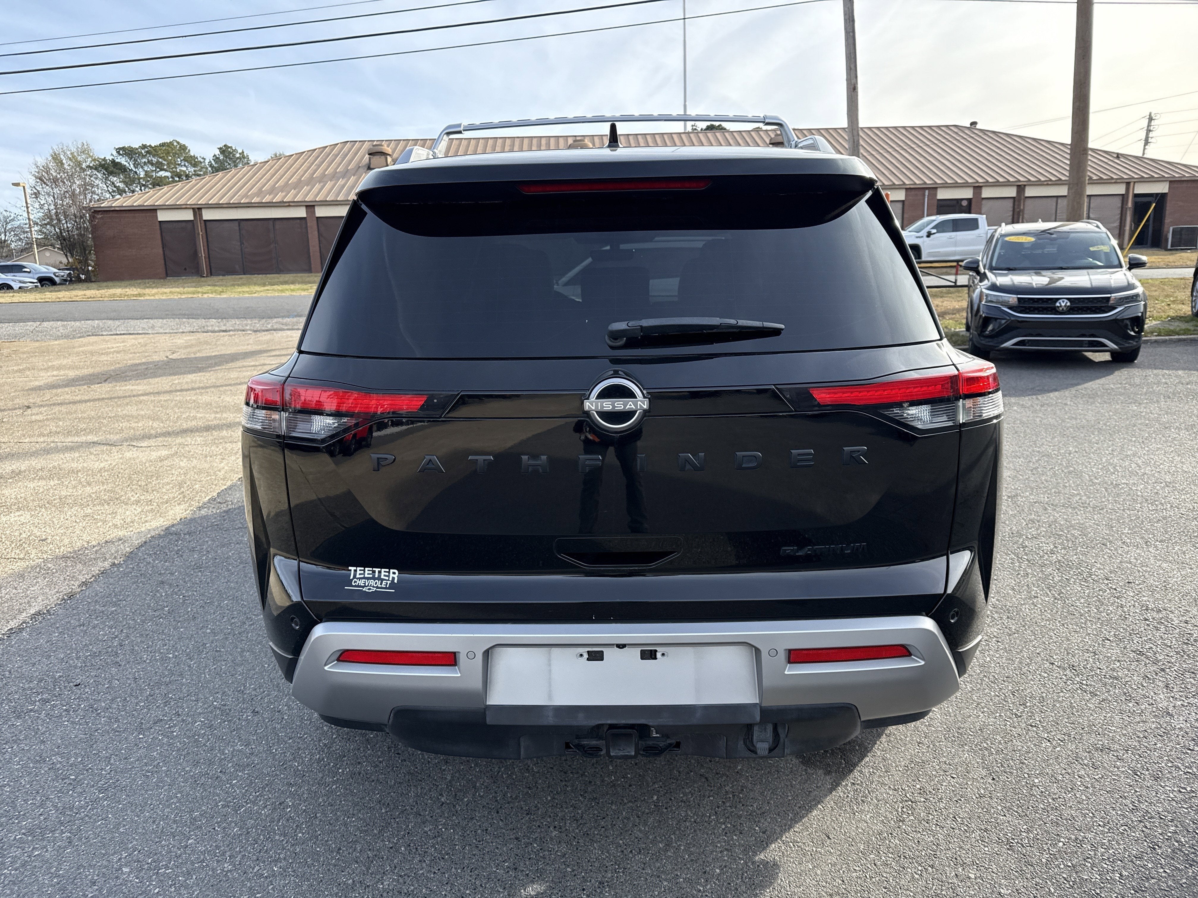 2023 Nissan Pathfinder Base
