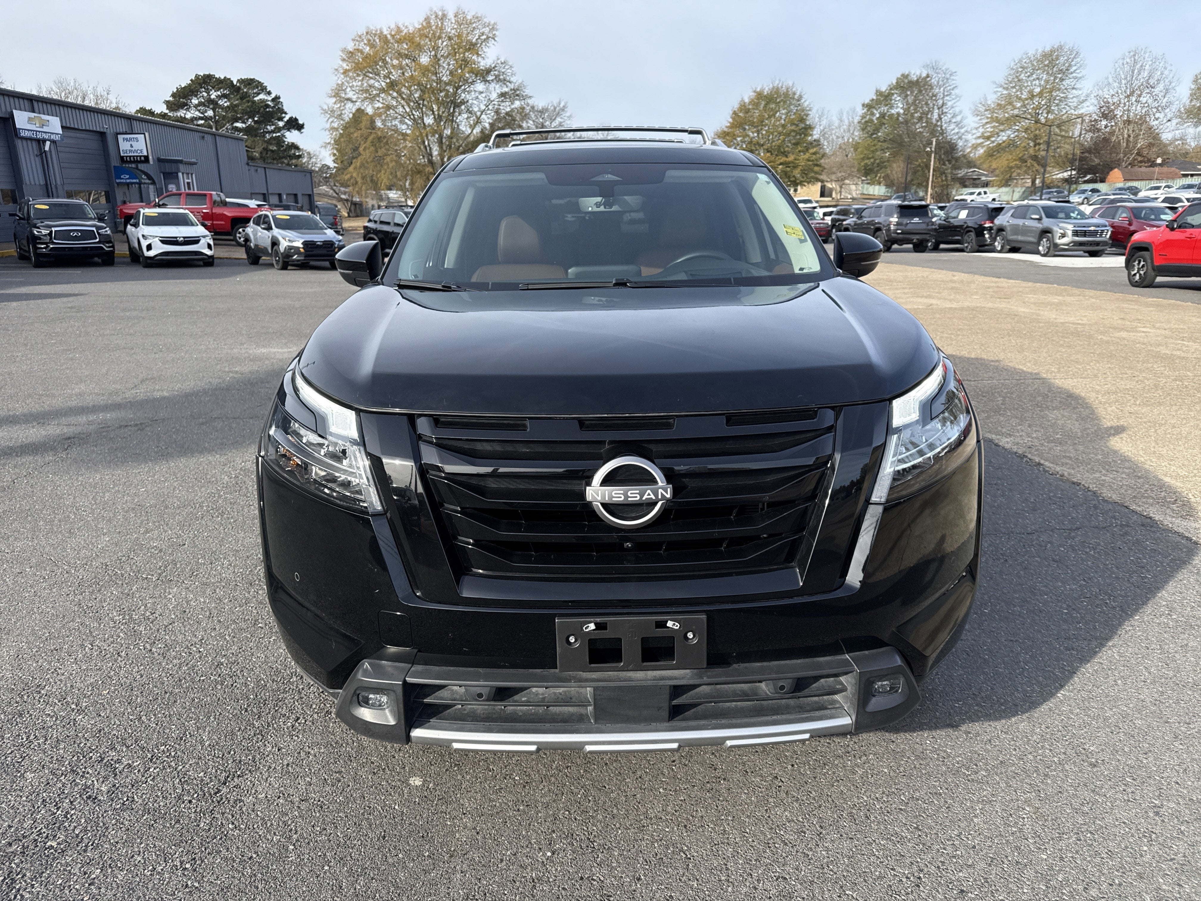 2023 Nissan Pathfinder Base