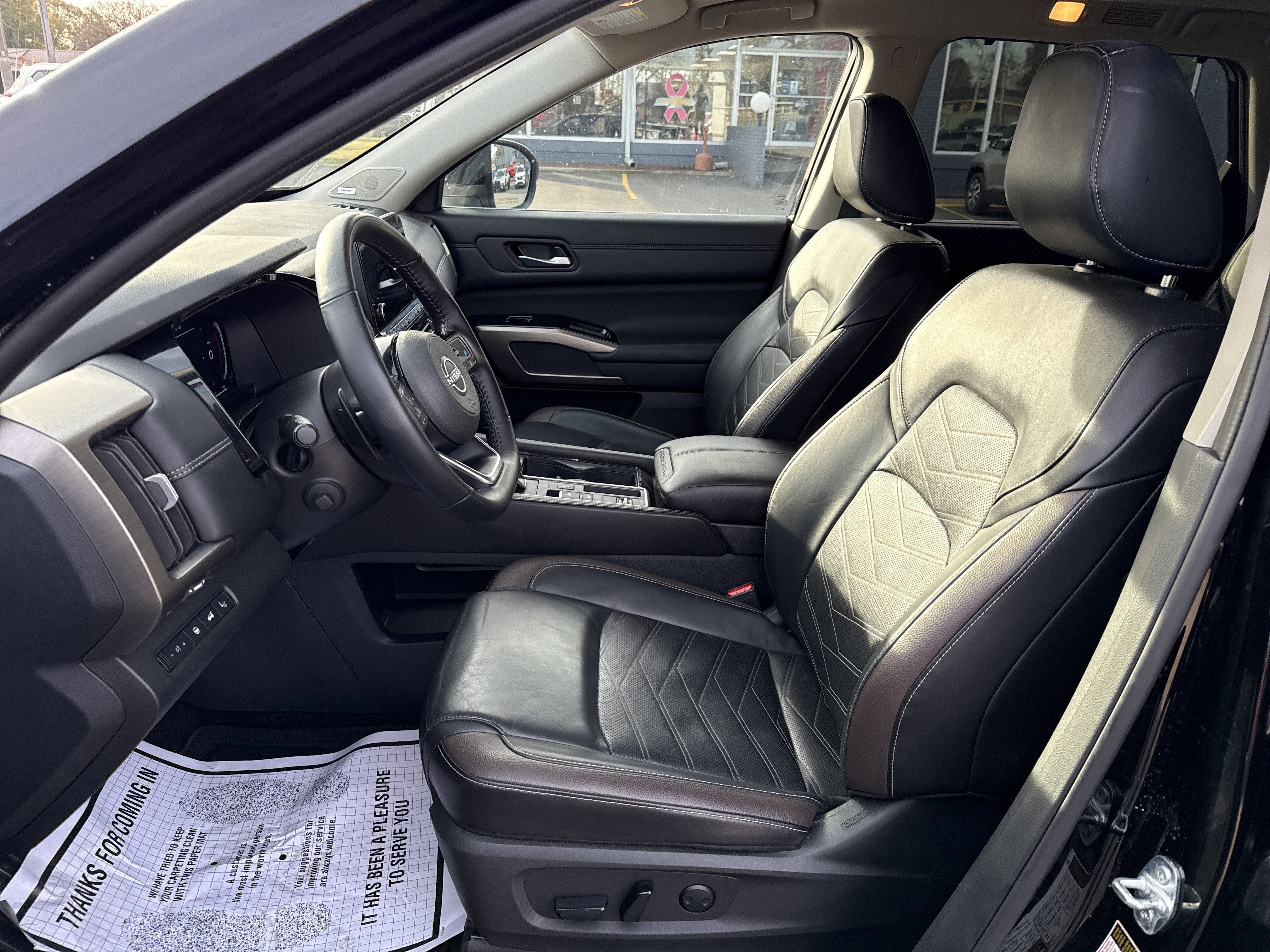 2024 Nissan Pathfinder Base