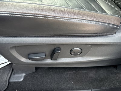 2024 Nissan Pathfinder Base