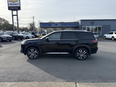 2024 Nissan Pathfinder Base