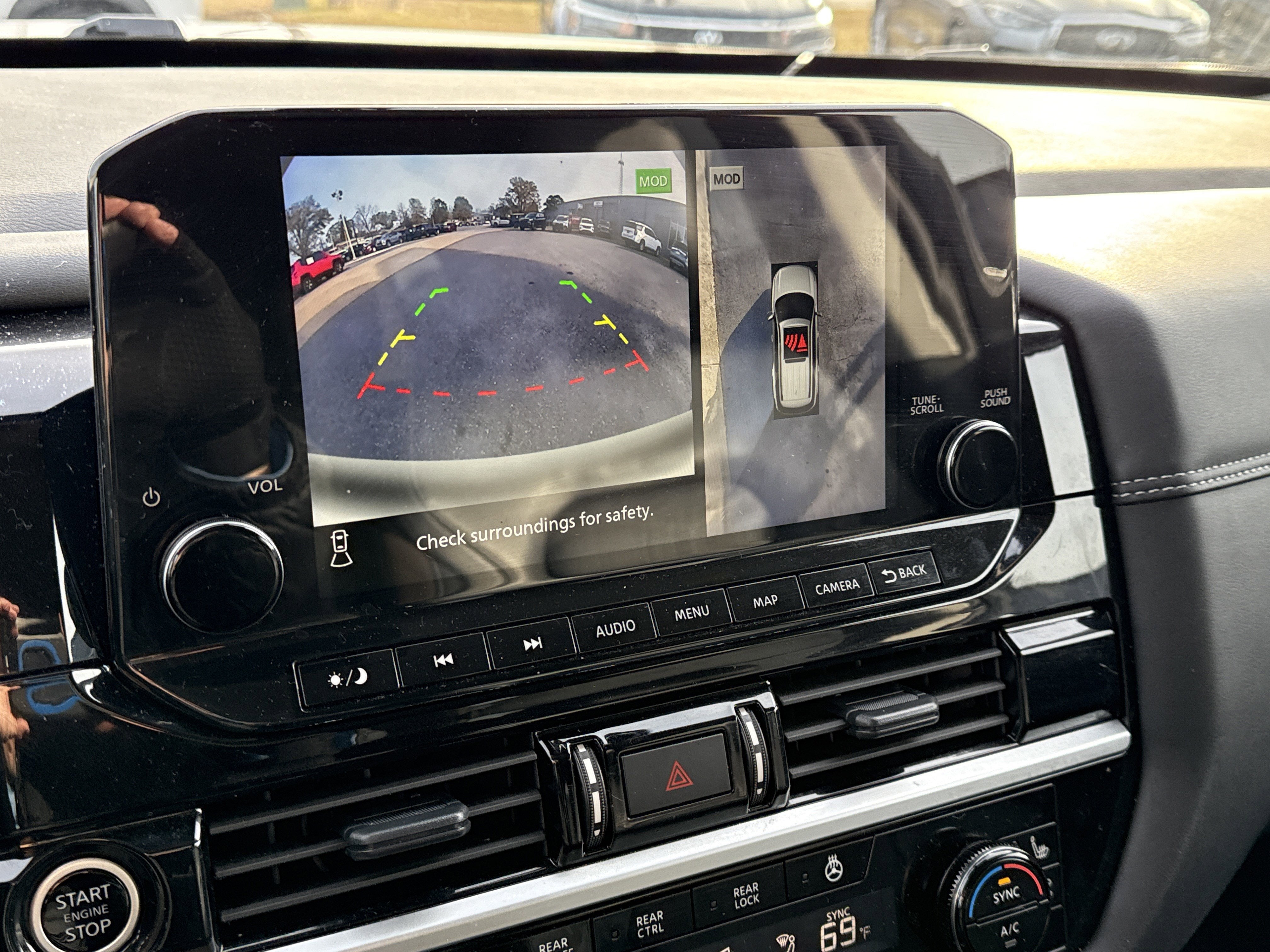 2024 Nissan Pathfinder Base