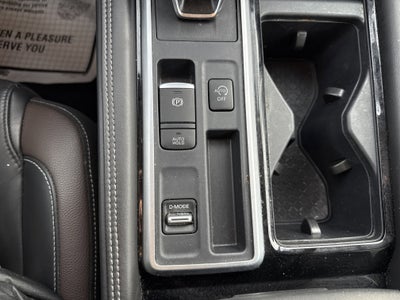 2024 Nissan Pathfinder Base