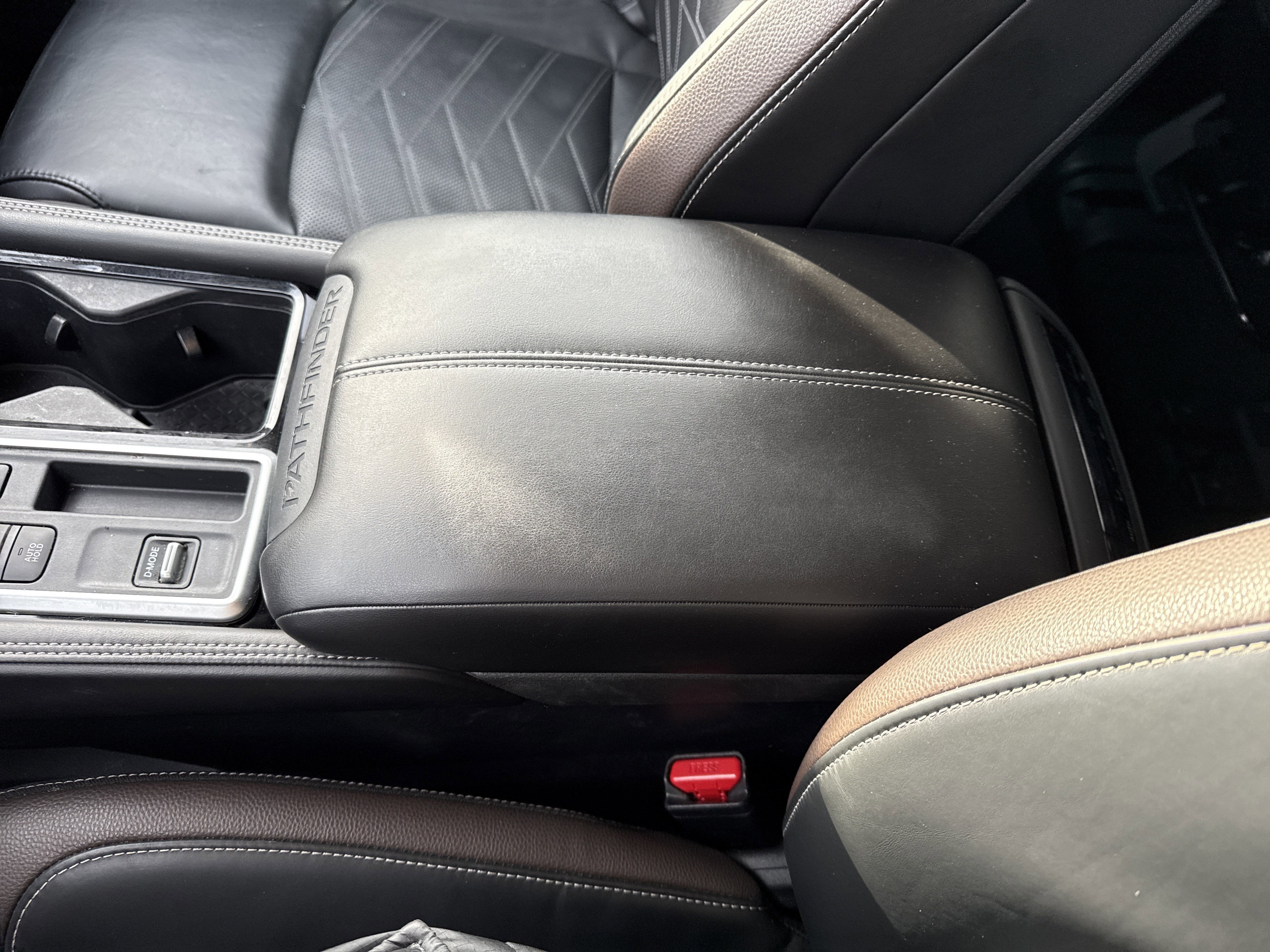 2024 Nissan Pathfinder Base