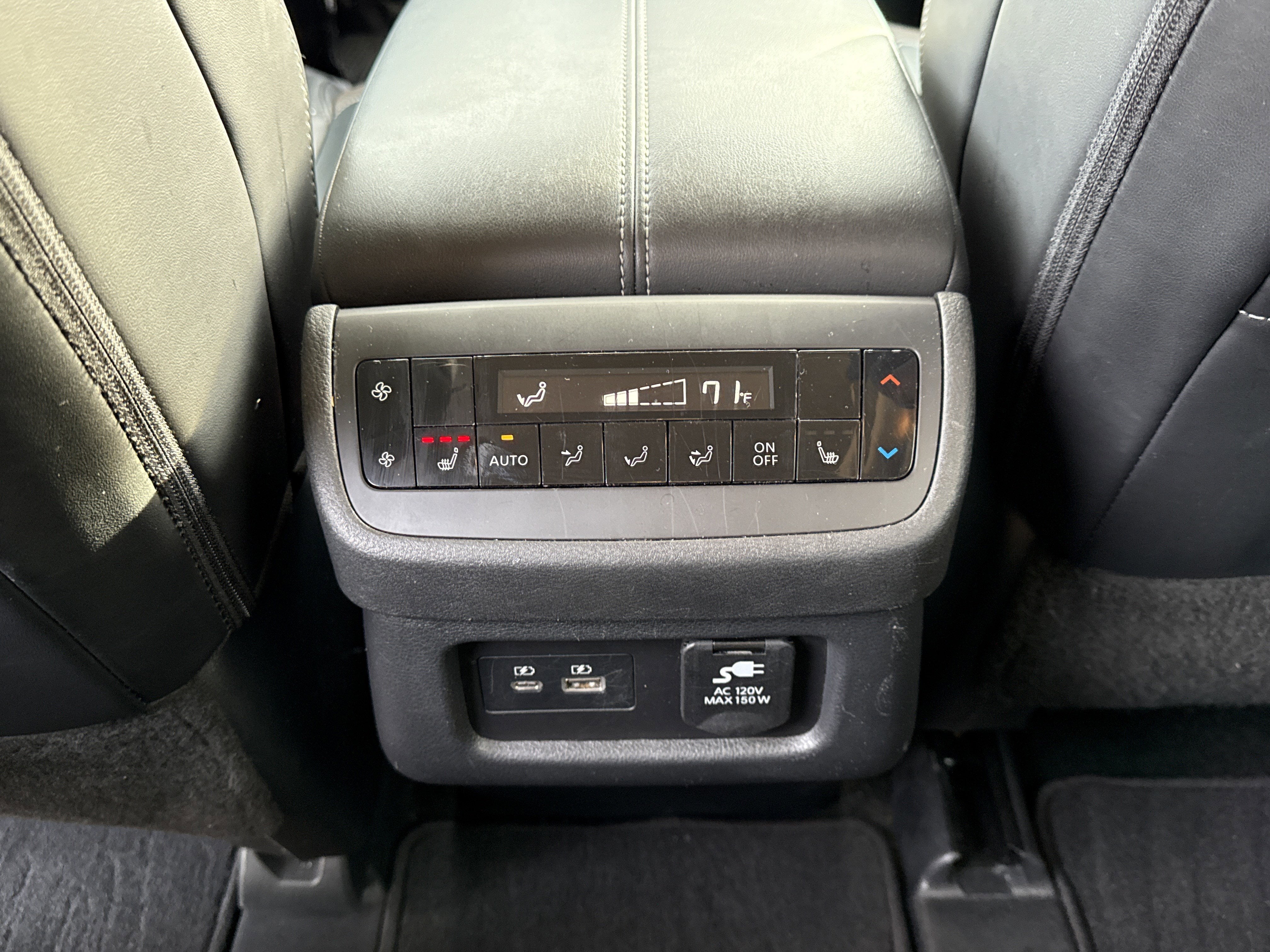 2024 Nissan Pathfinder Base