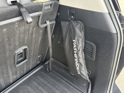 2024 Nissan Pathfinder Base