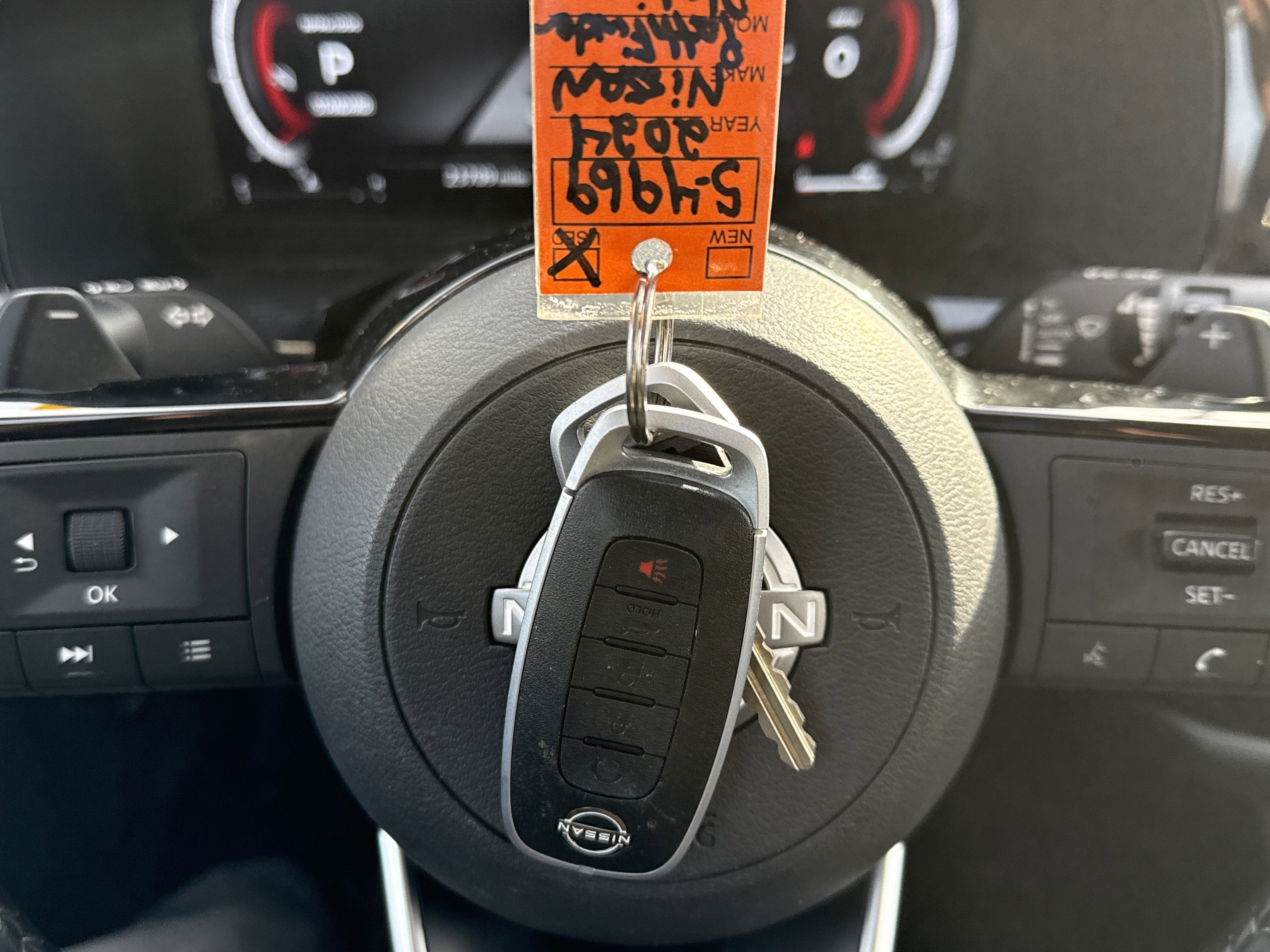 2024 Nissan Pathfinder Base