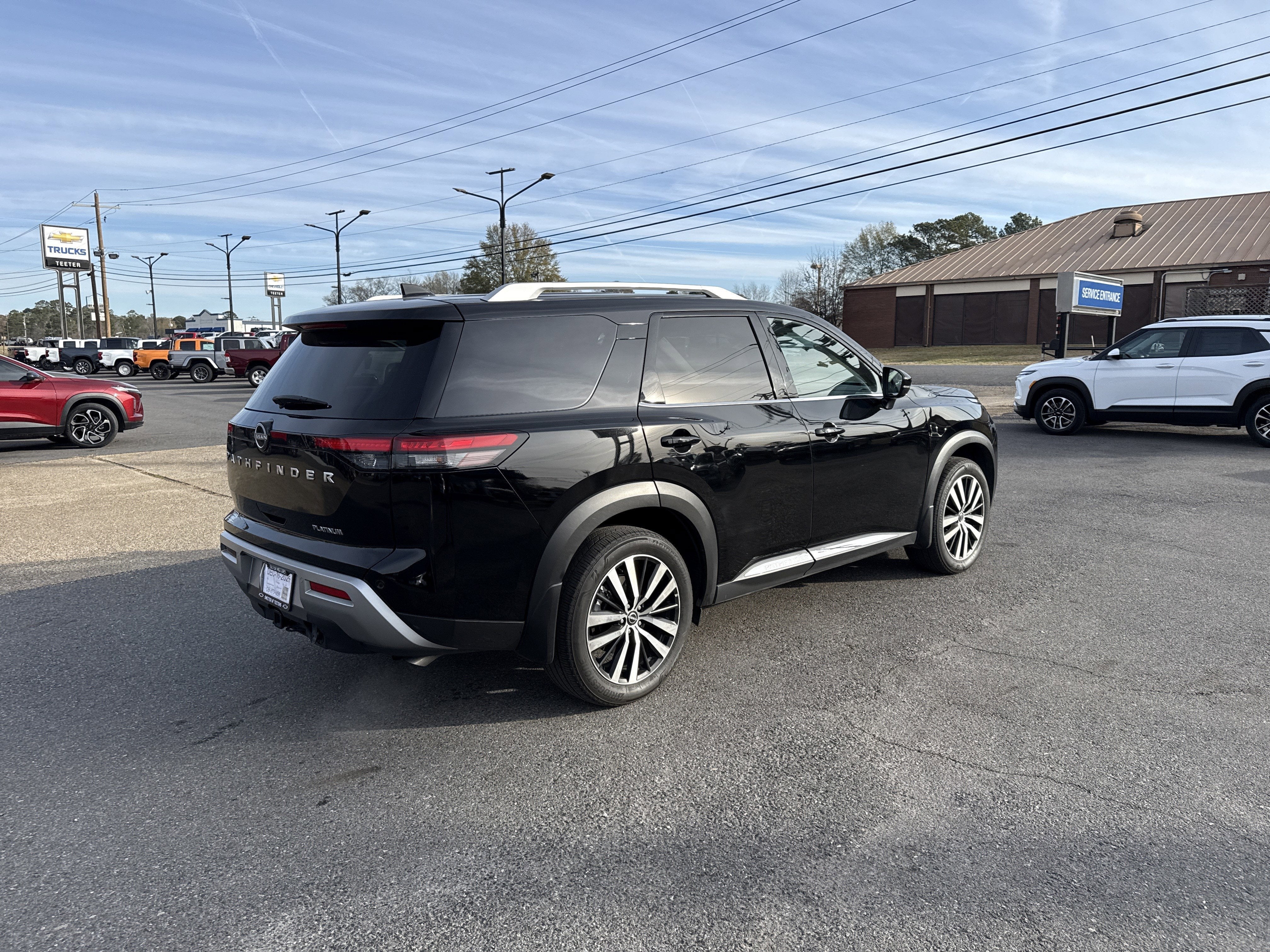 2024 Nissan Pathfinder Base