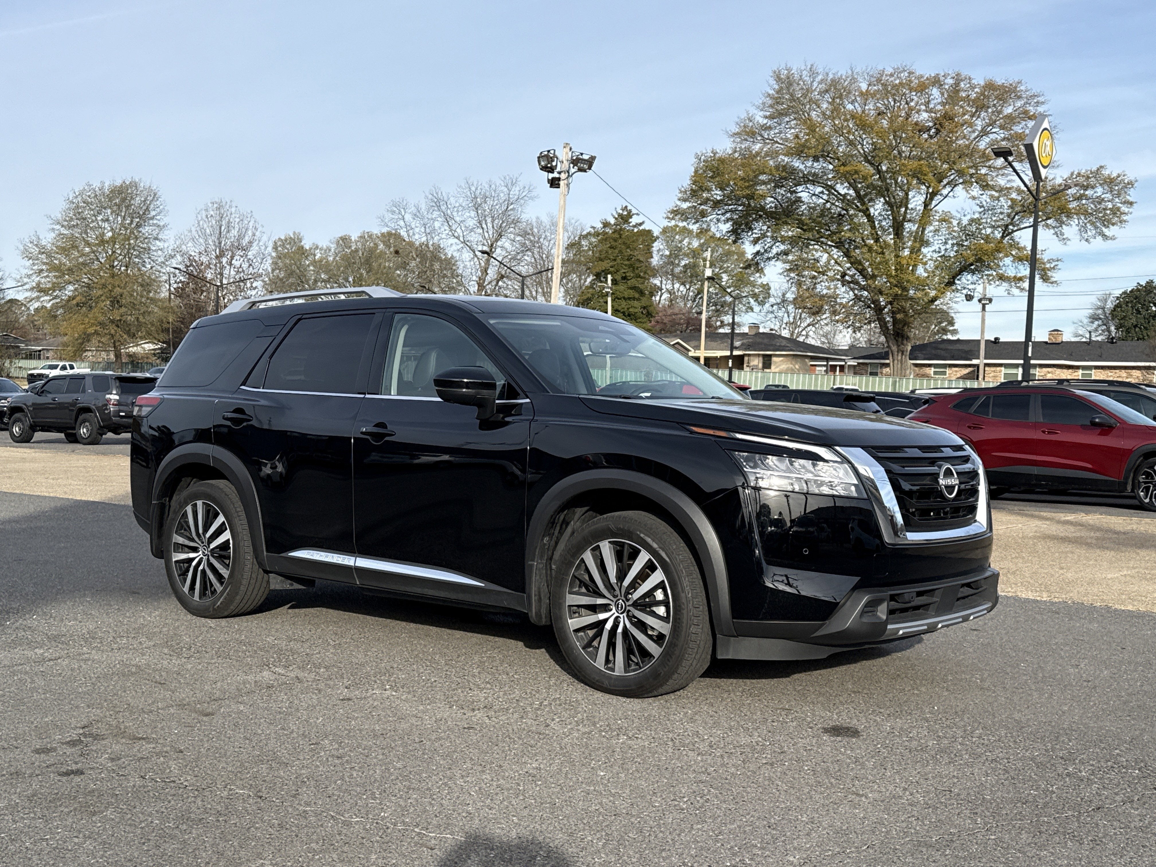 2024 Nissan Pathfinder Base