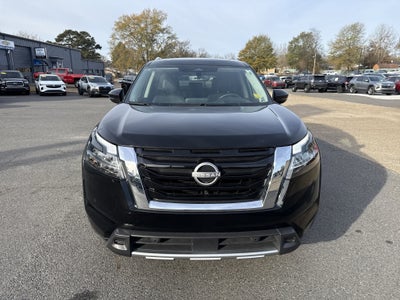 2024 Nissan Pathfinder Base