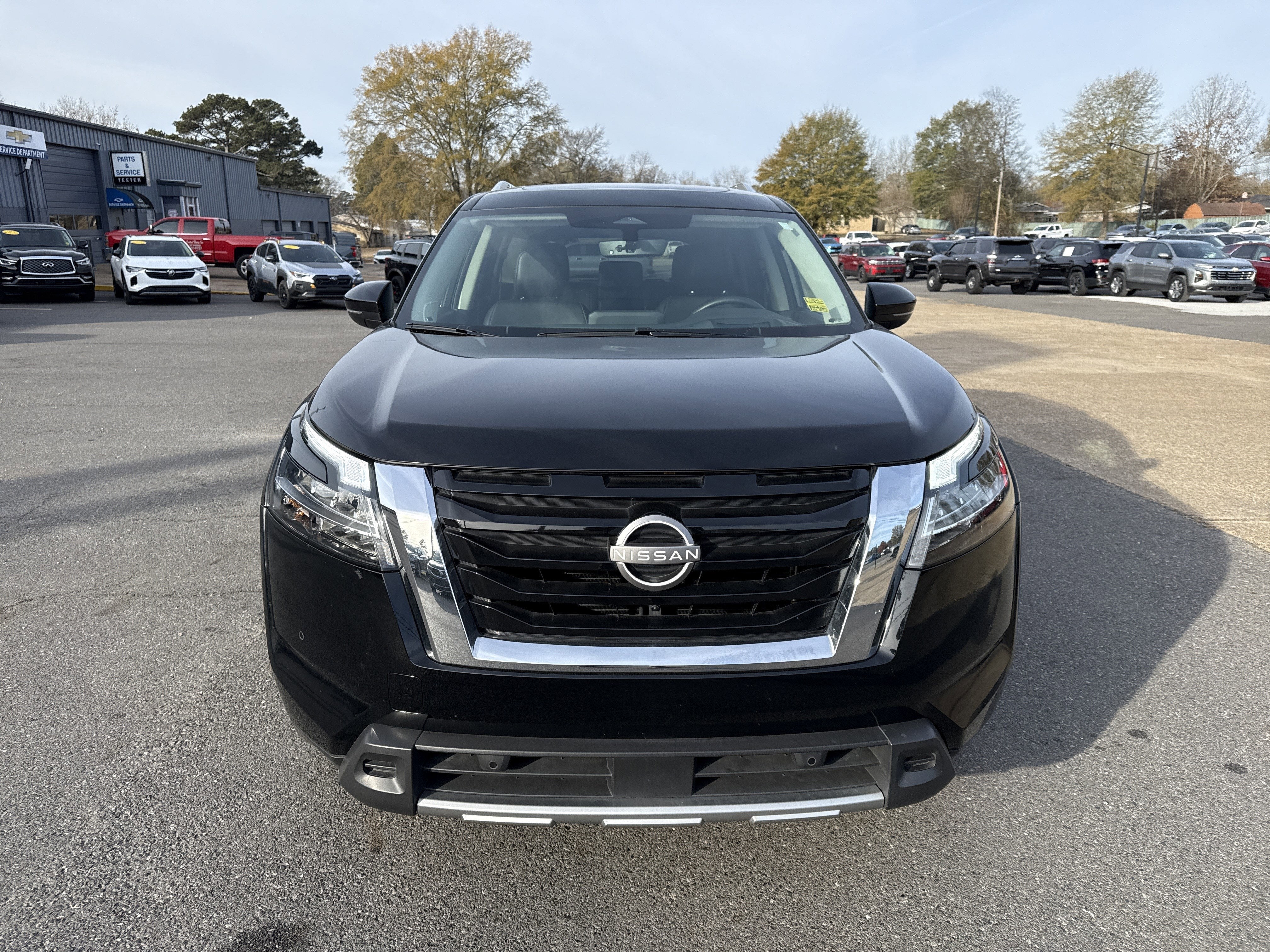 2024 Nissan Pathfinder Base