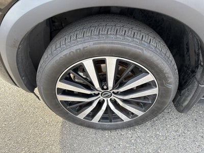 2024 Nissan Pathfinder Base