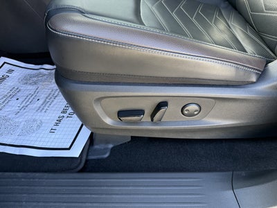 2025 Nissan Pathfinder Base