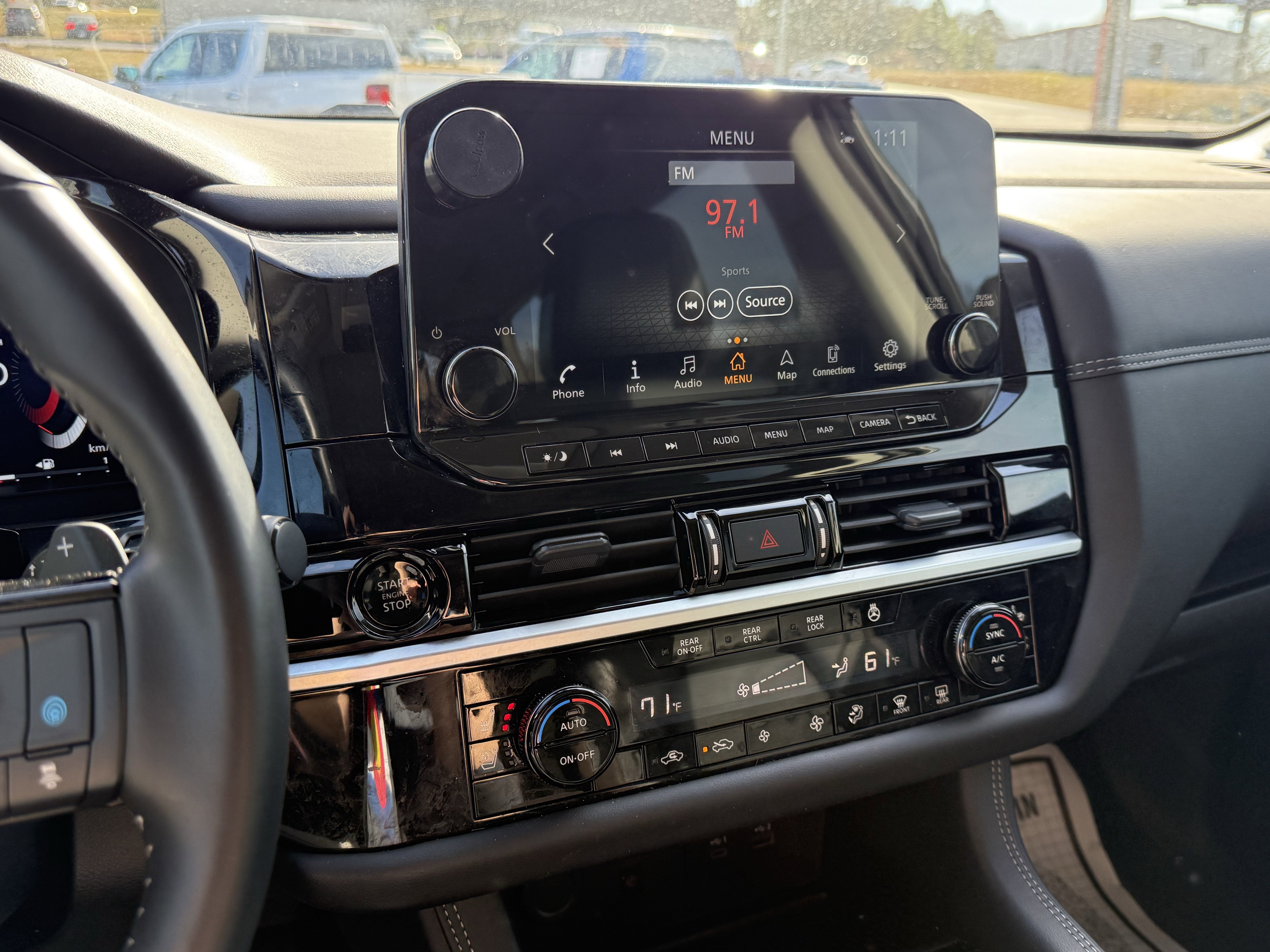 2025 Nissan Pathfinder Base