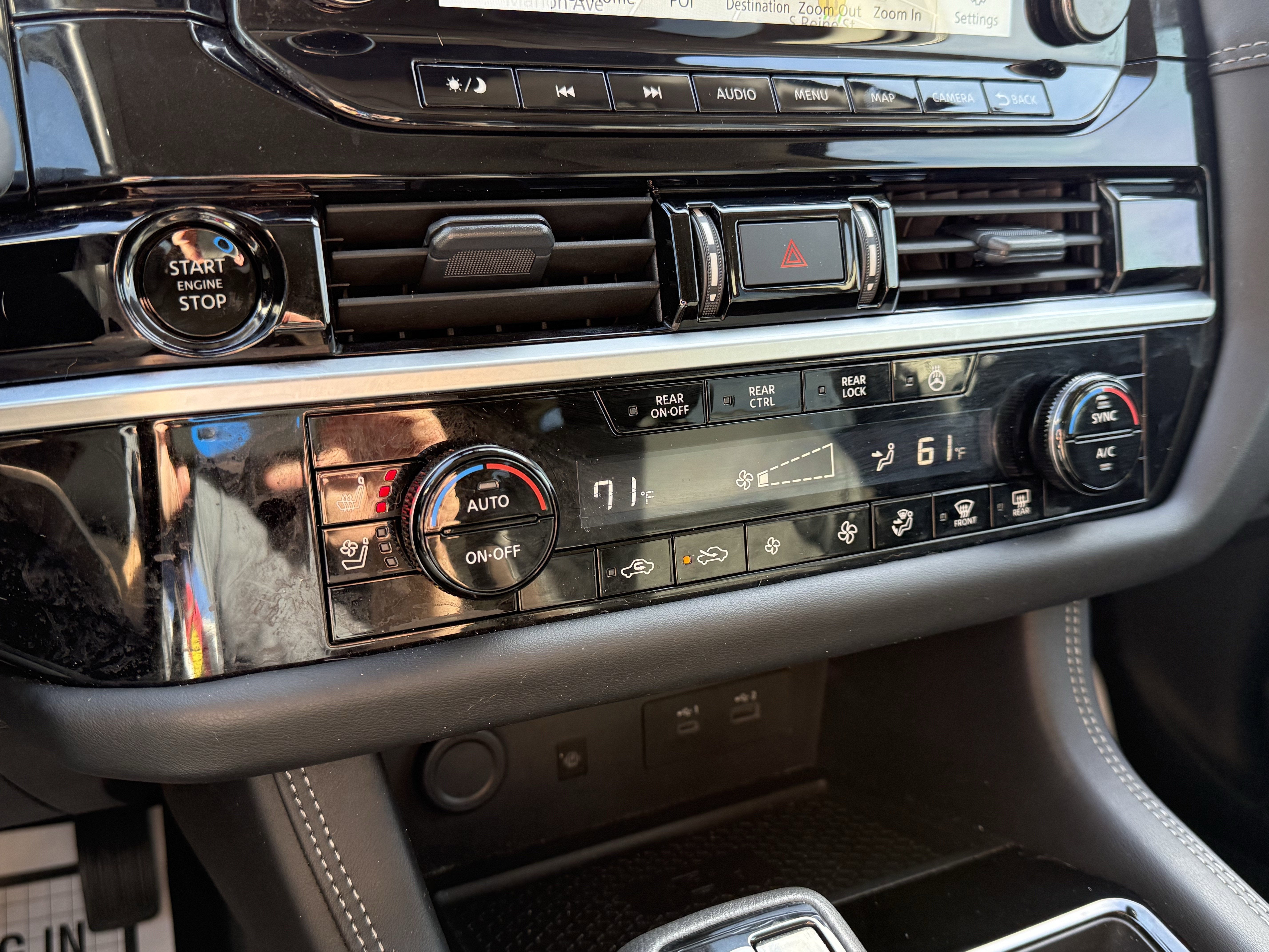 2025 Nissan Pathfinder Base