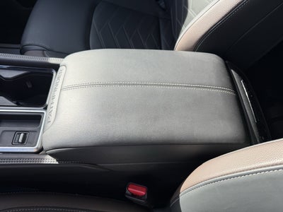 2025 Nissan Pathfinder Base