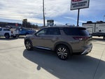 2025 Nissan Pathfinder Base