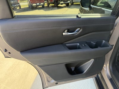 2025 Nissan Pathfinder Base