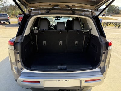 2025 Nissan Pathfinder Base