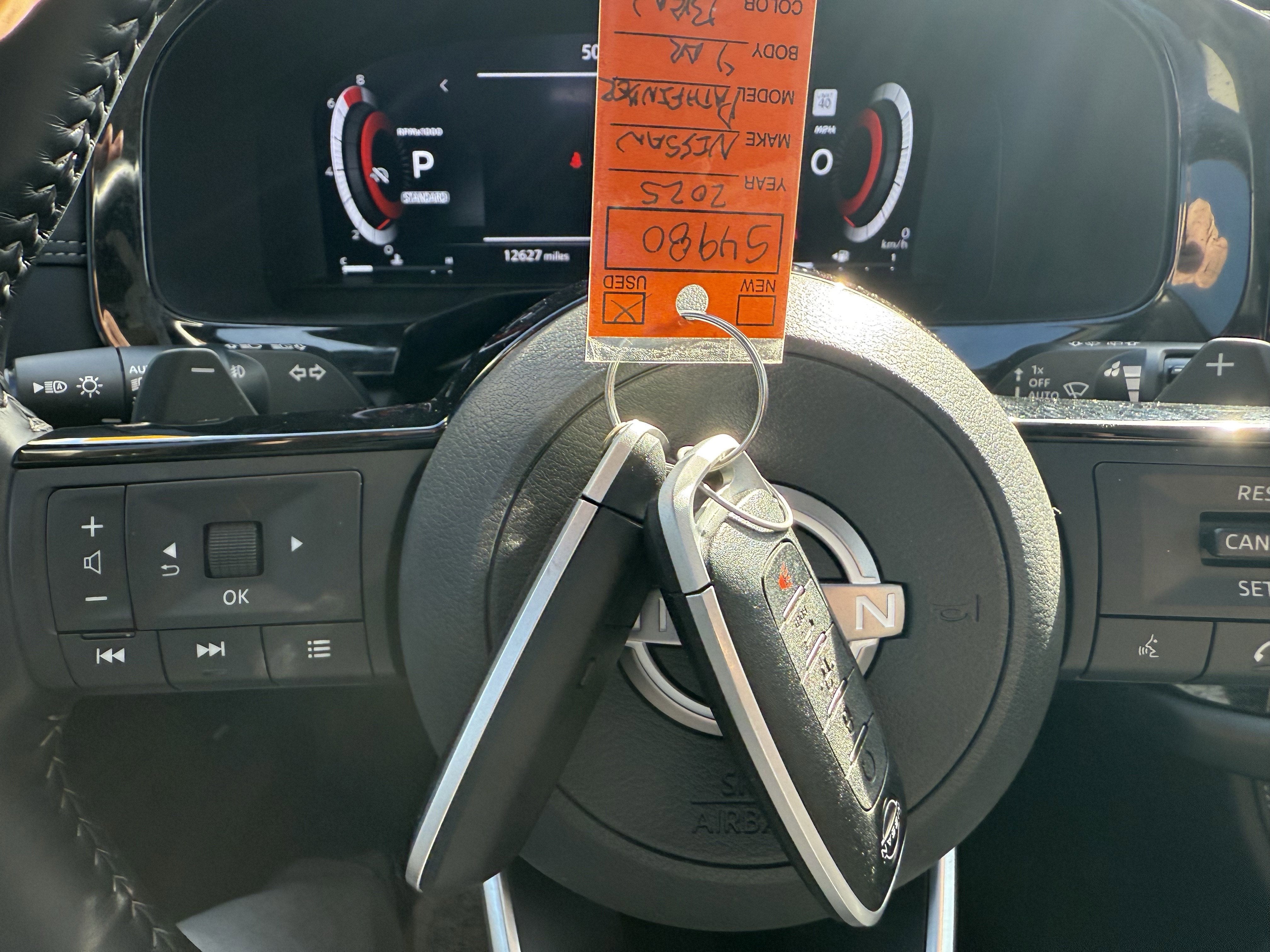 2025 Nissan Pathfinder Base