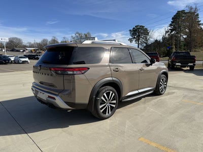 2025 Nissan Pathfinder Base